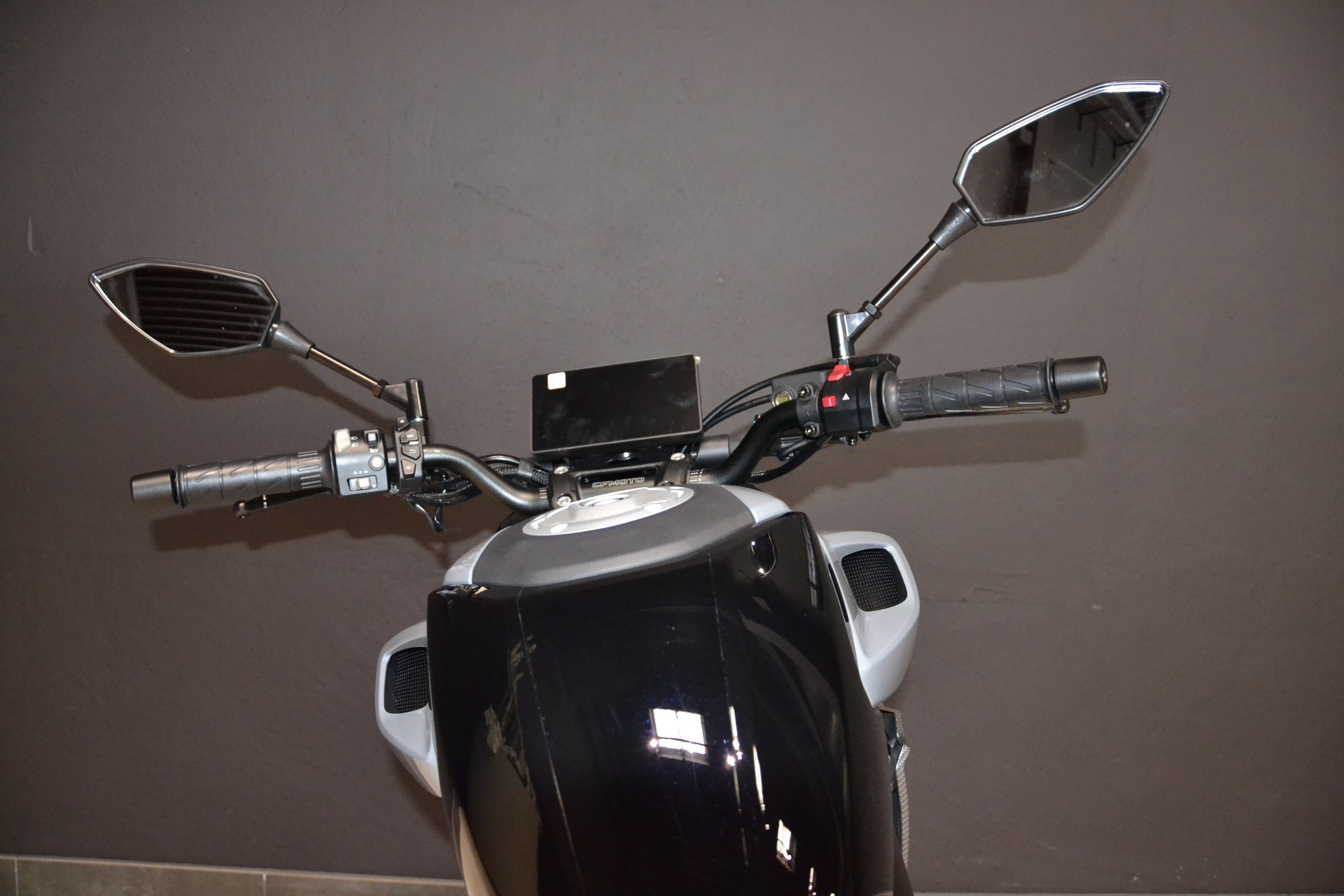 CF MOTO 300 NK-image-6