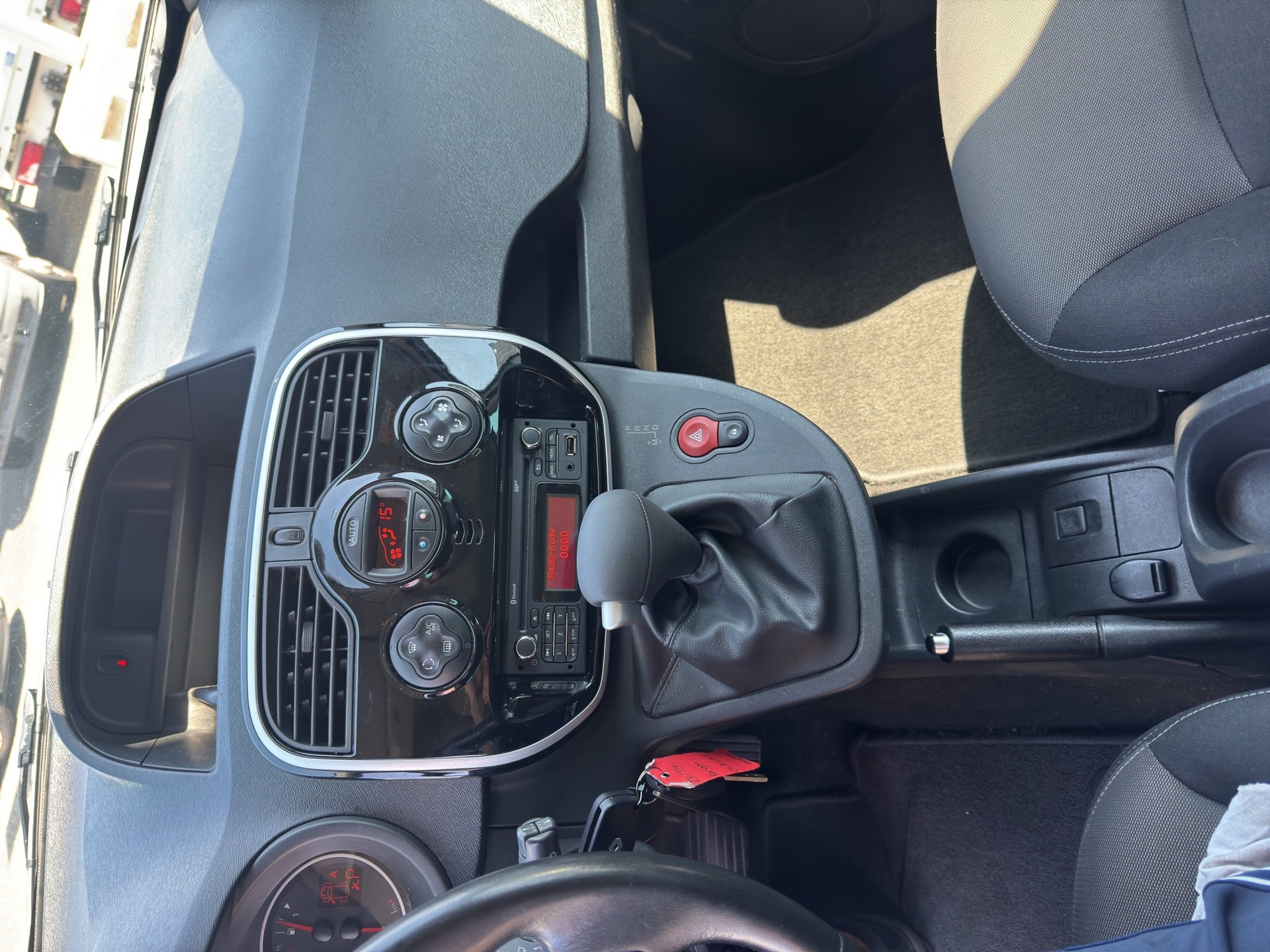 RENAULT Renault Kangoo Rollstuhlfahrzeug 1.2 16V Turbo-image-10