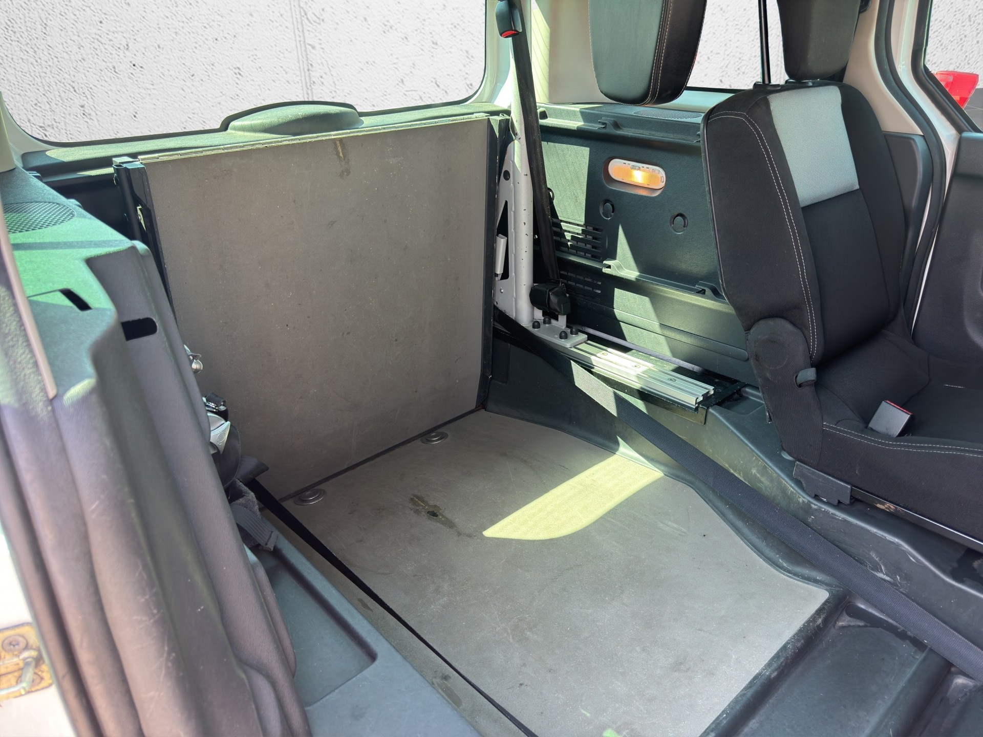 RENAULT Renault Kangoo Rollstuhlfahrzeug 1.2 16V Turbo-image-14