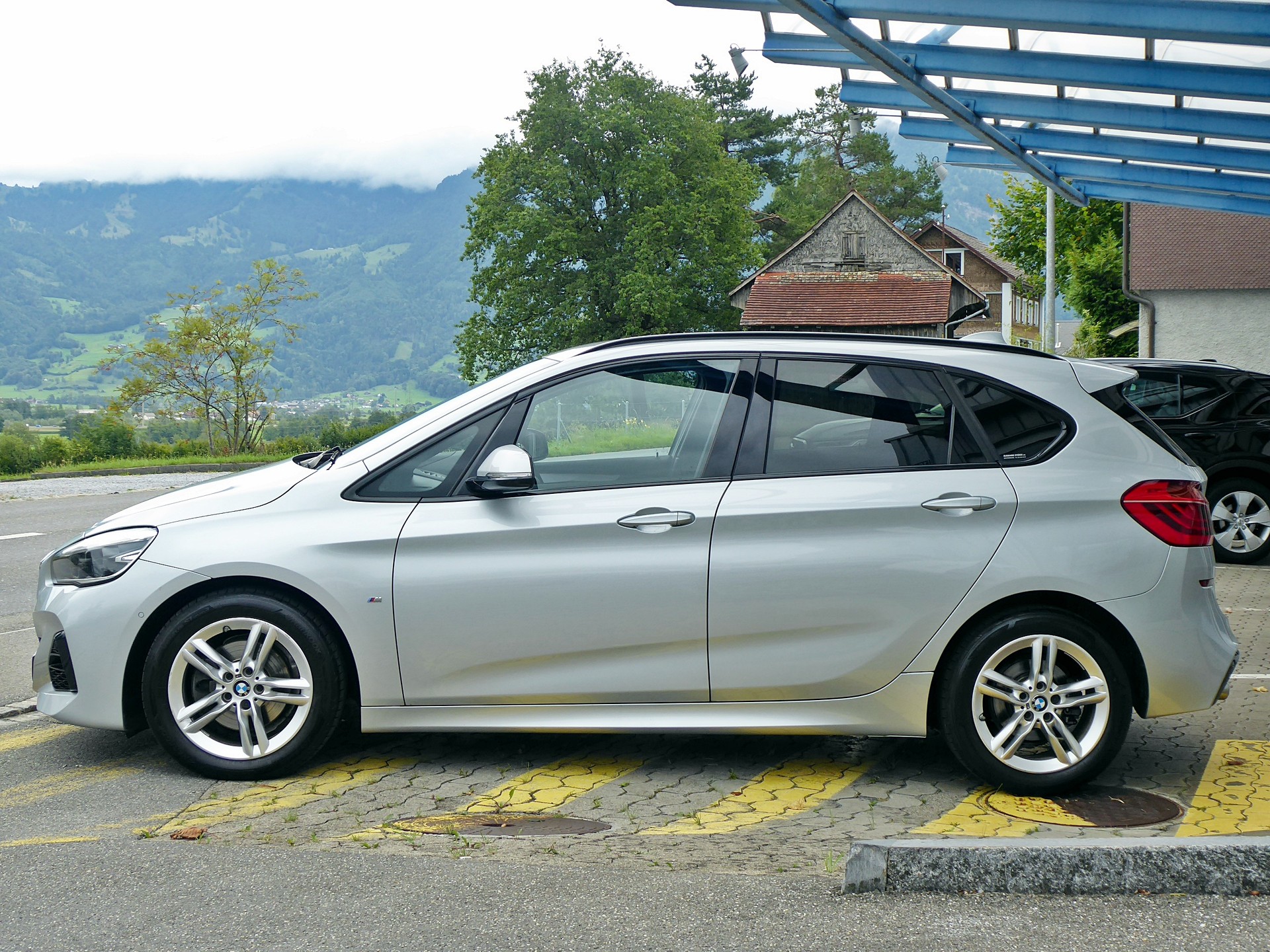 BMW 218d xDrive ActiveT MSport-image-1