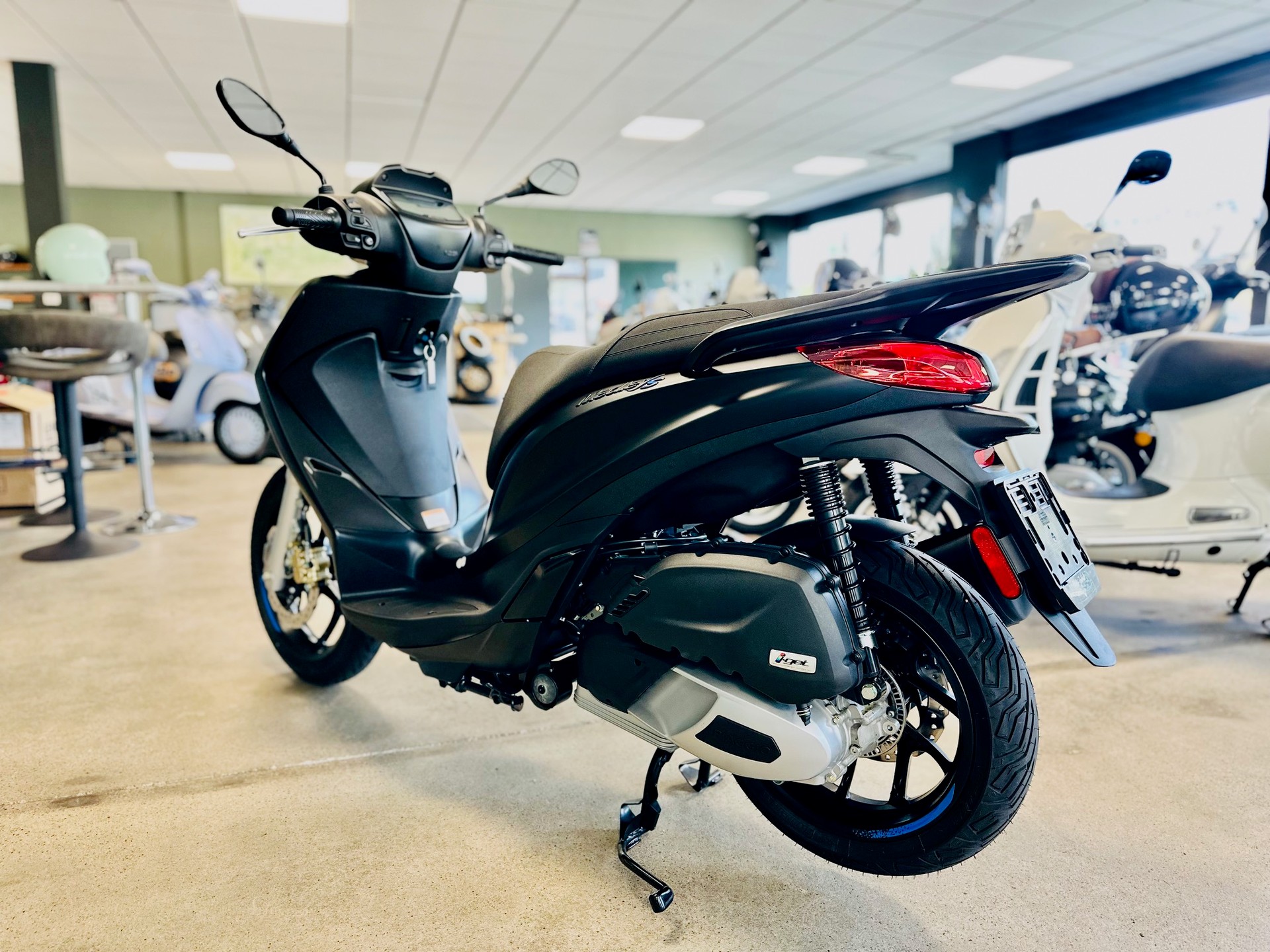 PIAGGIO Medley 125 Sport E5+-showroom-element-3