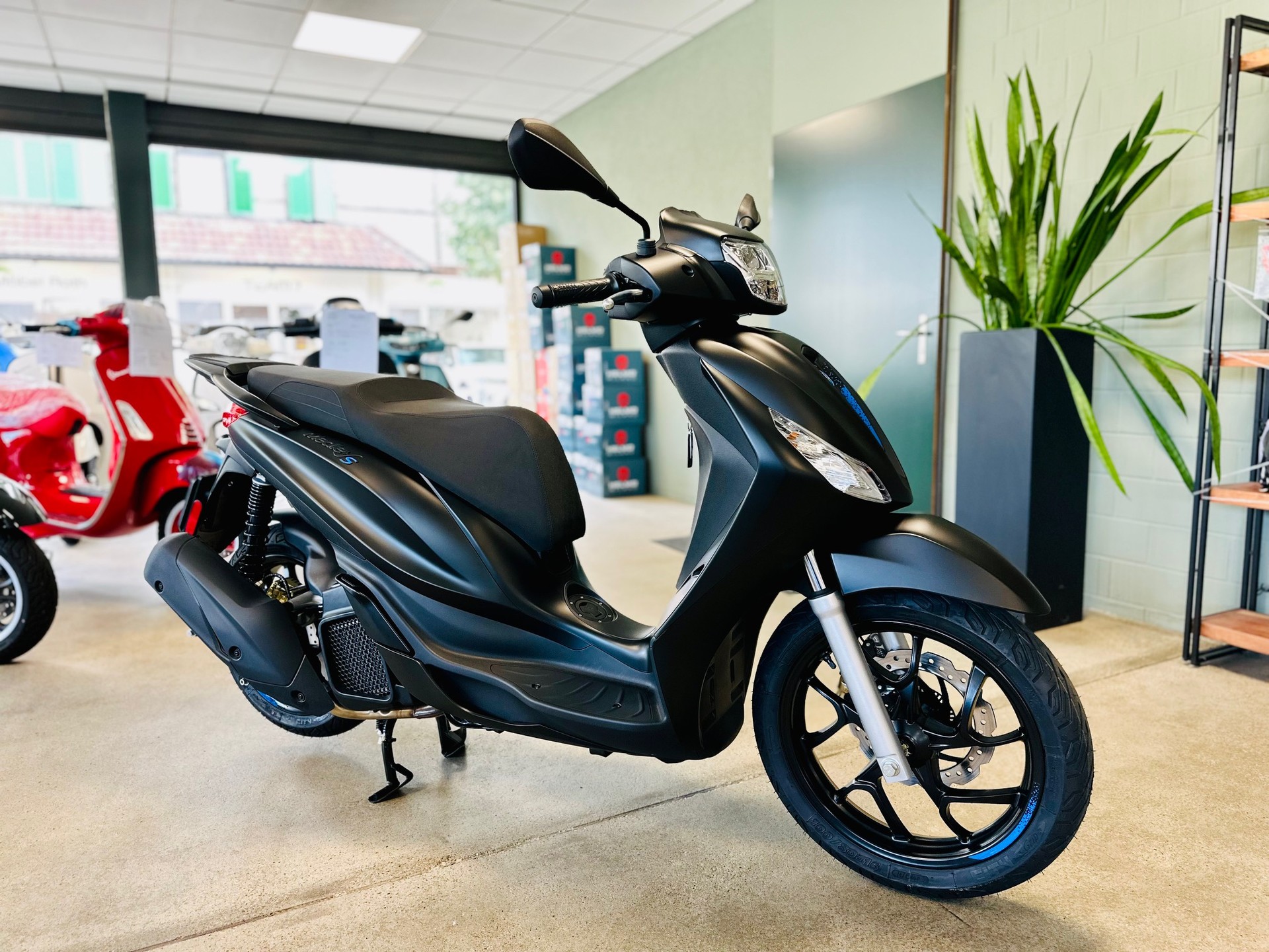 PIAGGIO Medley 125 Sport E5+-showroom-element-1
