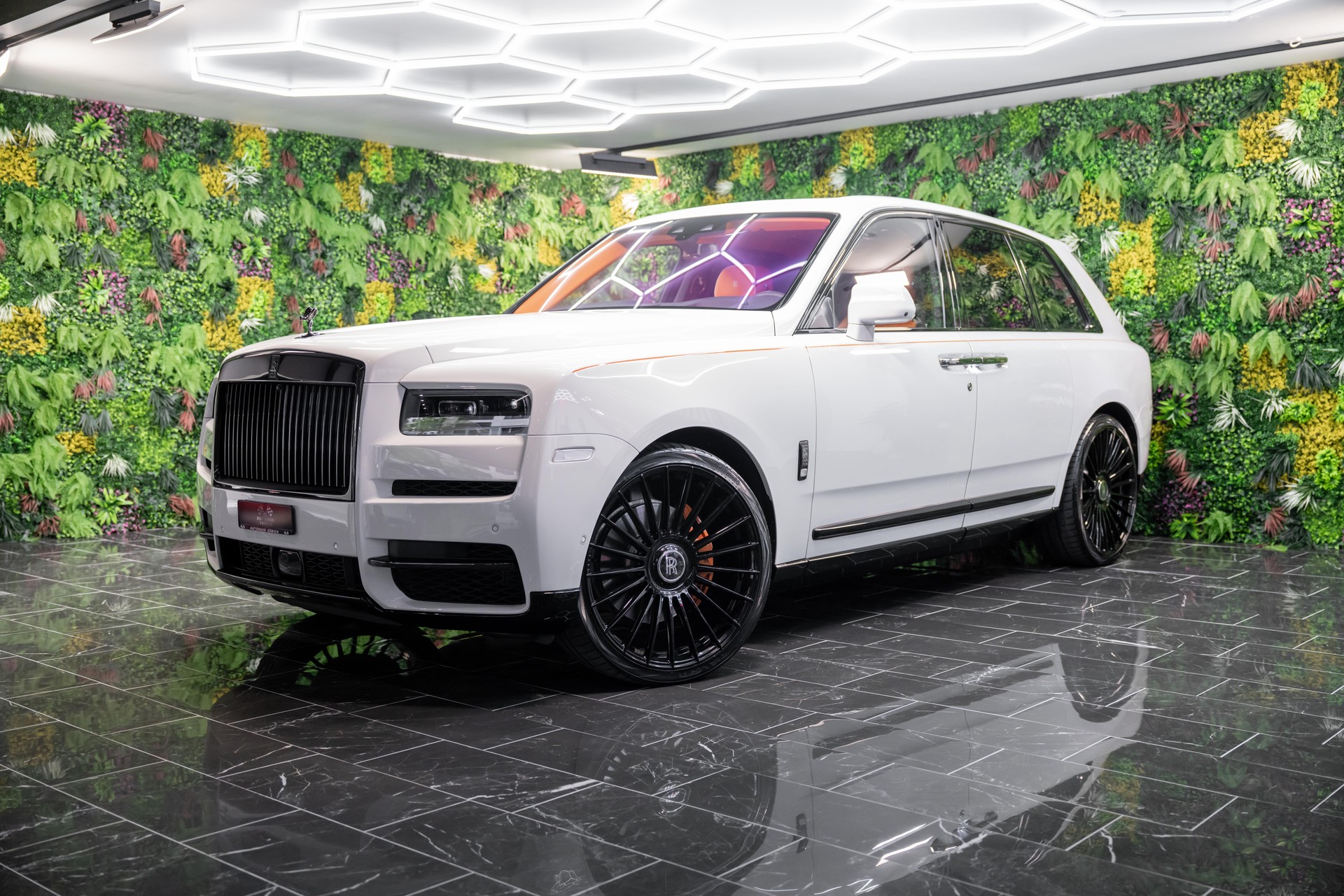 ROLLS-ROYCE Cullinan 6.7 V12 Black Badge-image-2