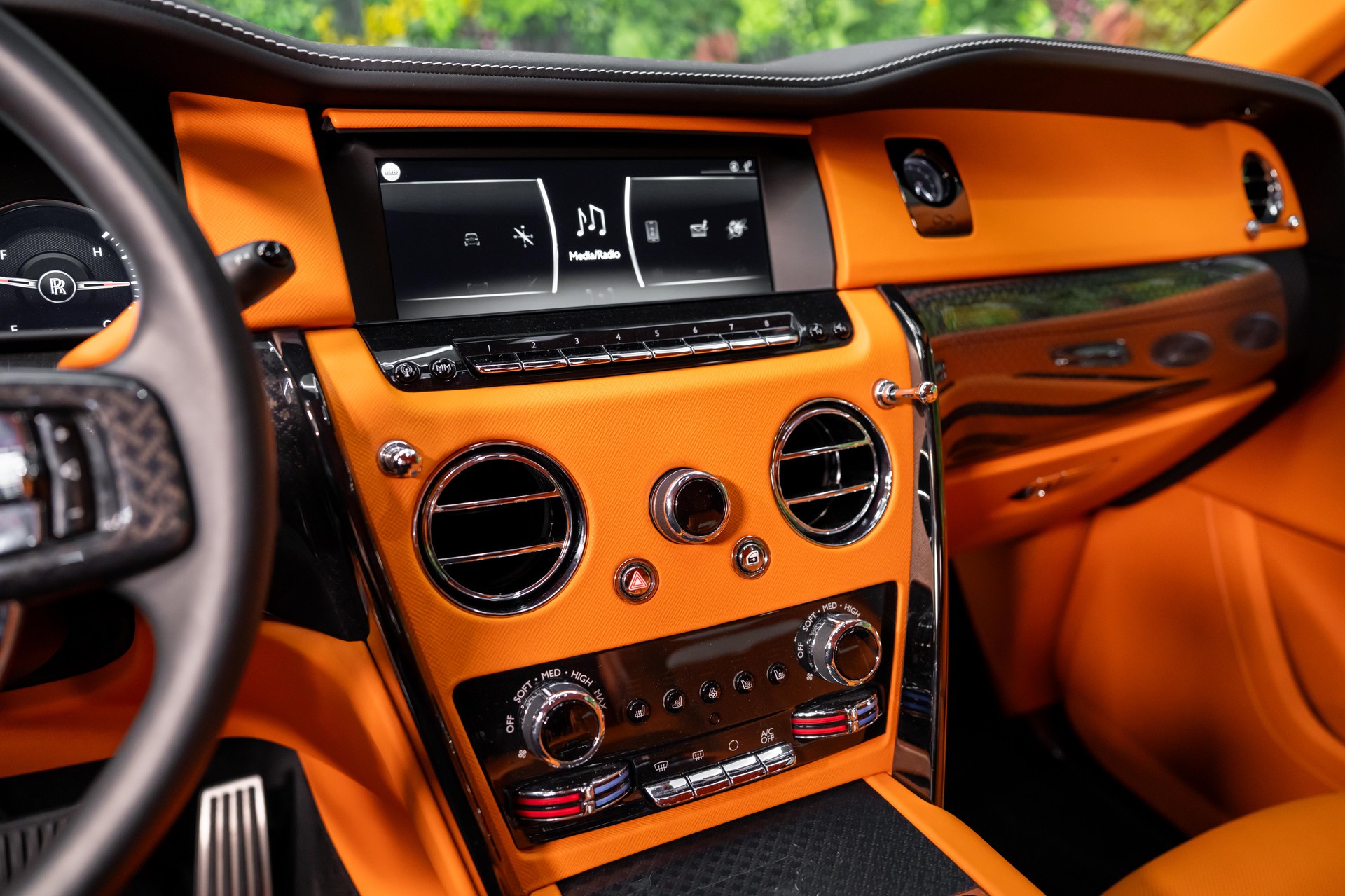 ROLLS-ROYCE Cullinan 6.7 V12 Black Badge-image-13