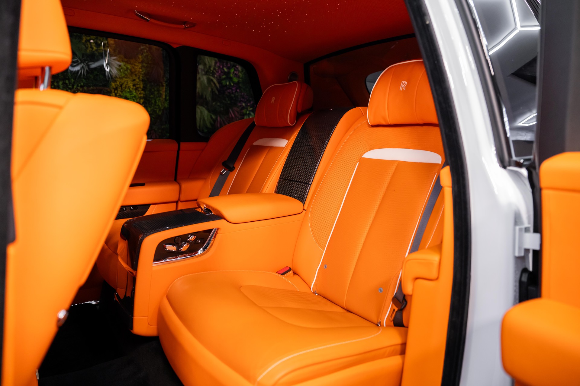 ROLLS-ROYCE Cullinan 6.7 V12 Black Badge-image-15