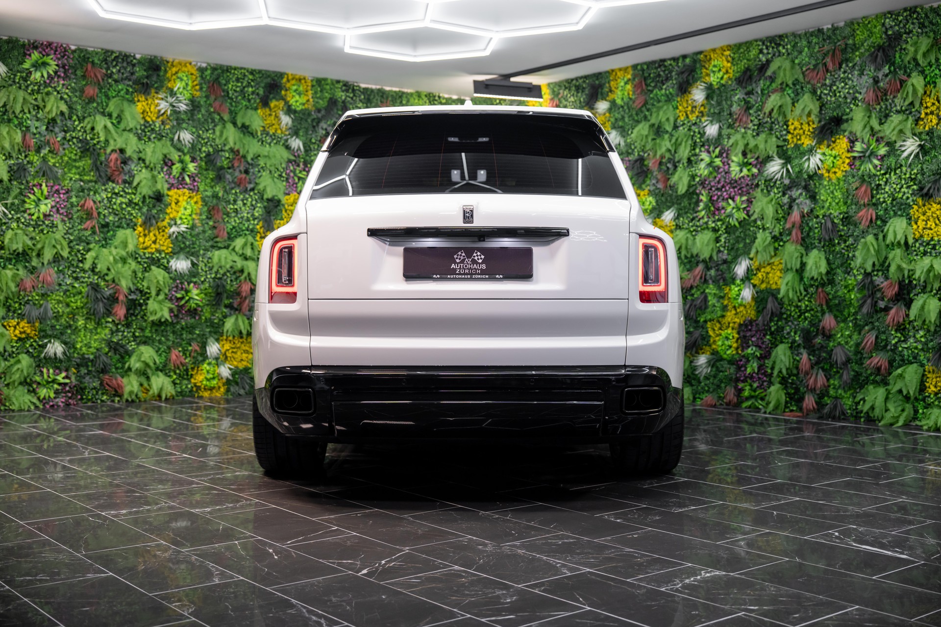 ROLLS-ROYCE Cullinan 6.7 V12 Black Badge-image-8