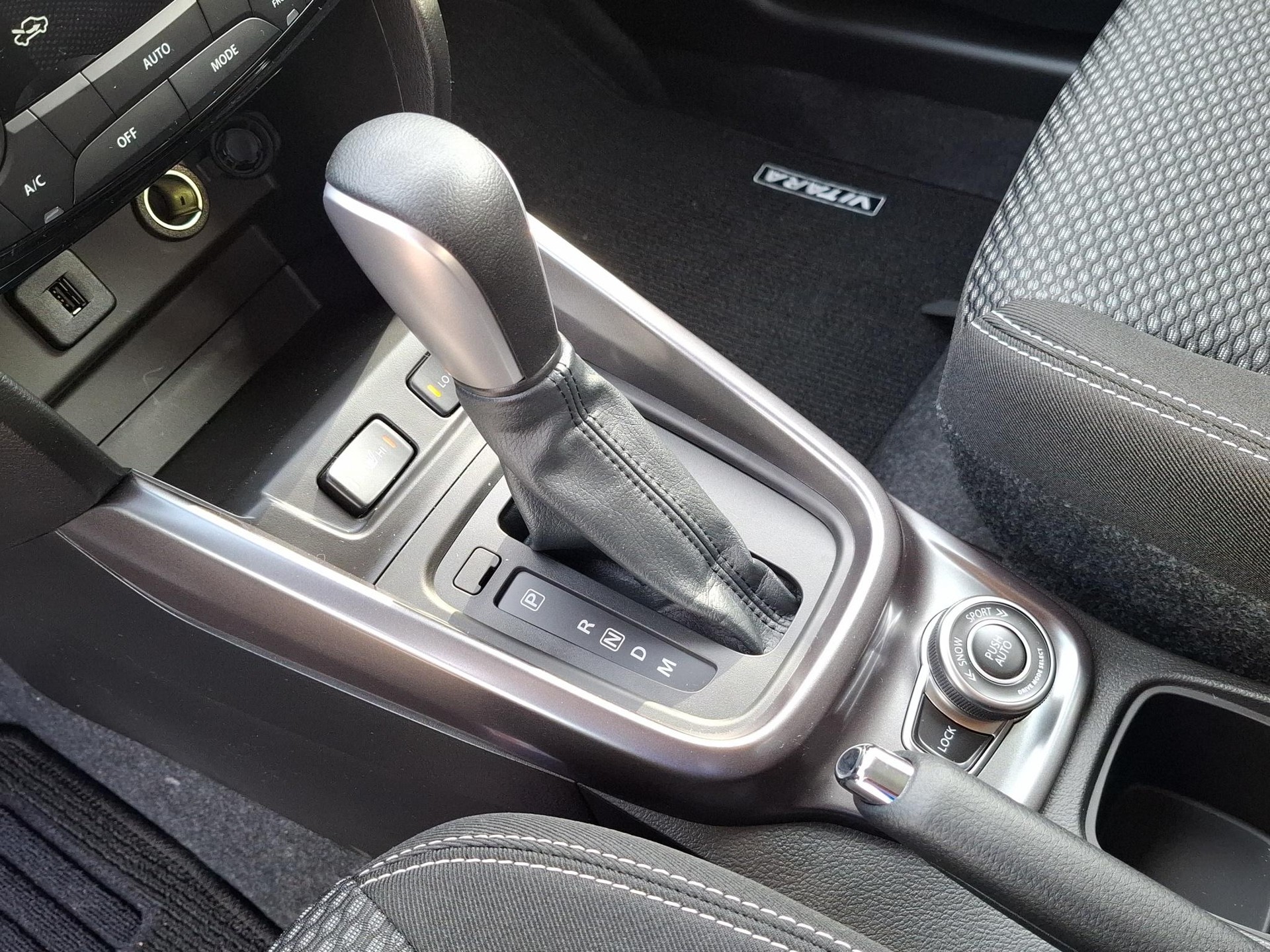 SUZUKI Vitara 1.4 T Compact+ Hybrid 4x4-image-11