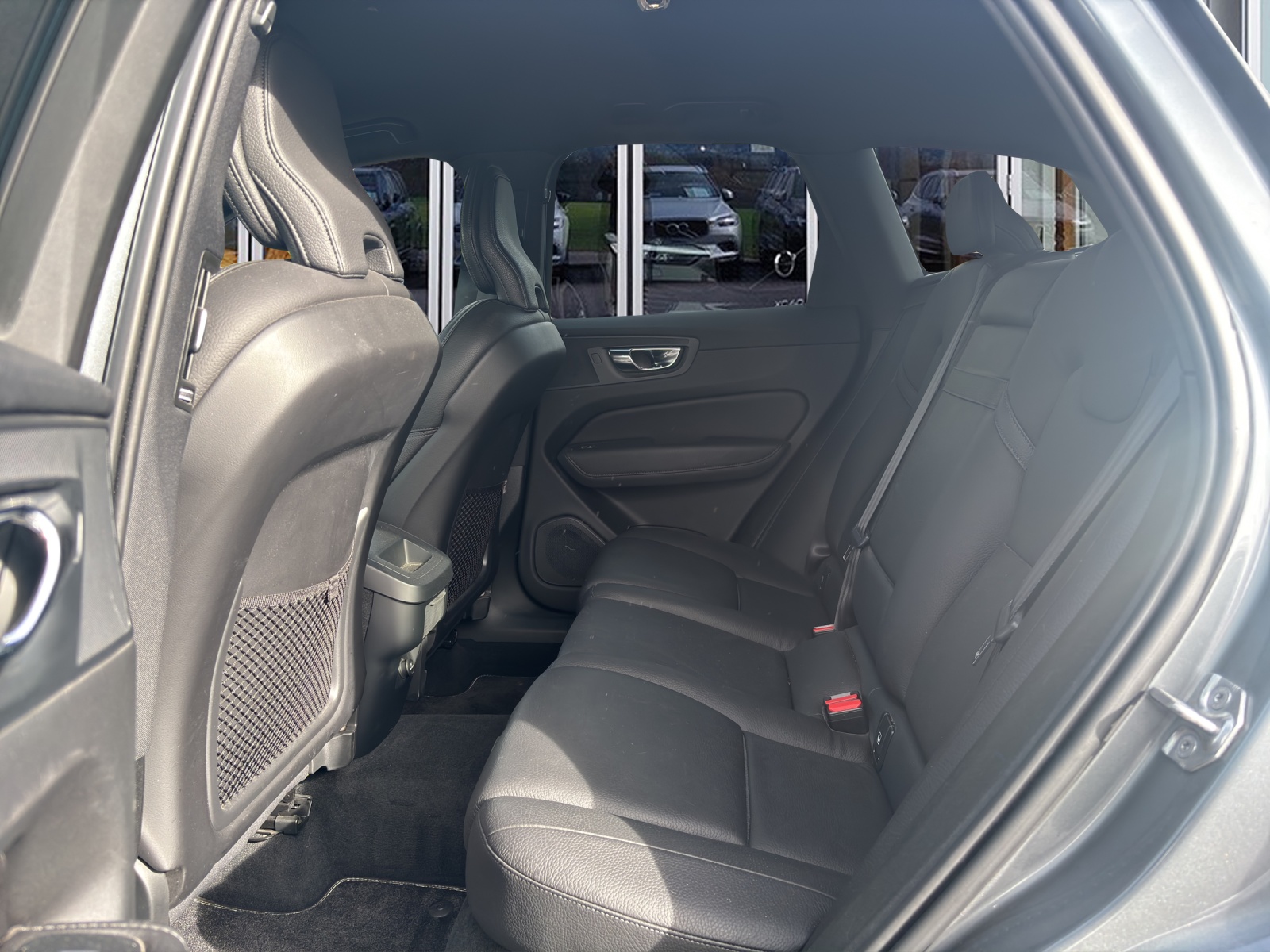 VOLVO XC60 2.0 B5 MH R-Design AWD-image-7