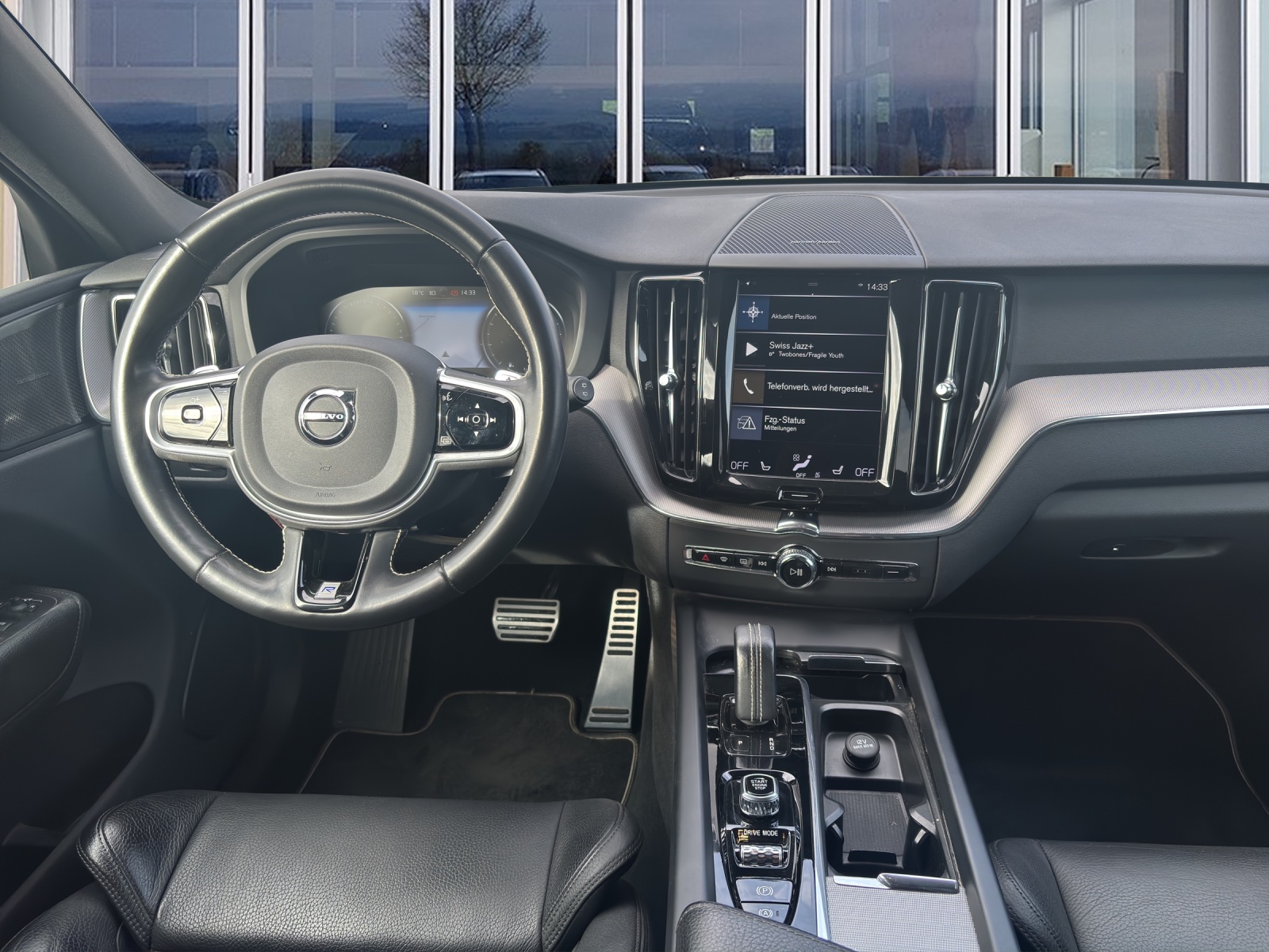 VOLVO XC60 2.0 B5 MH R-Design AWD-image-10