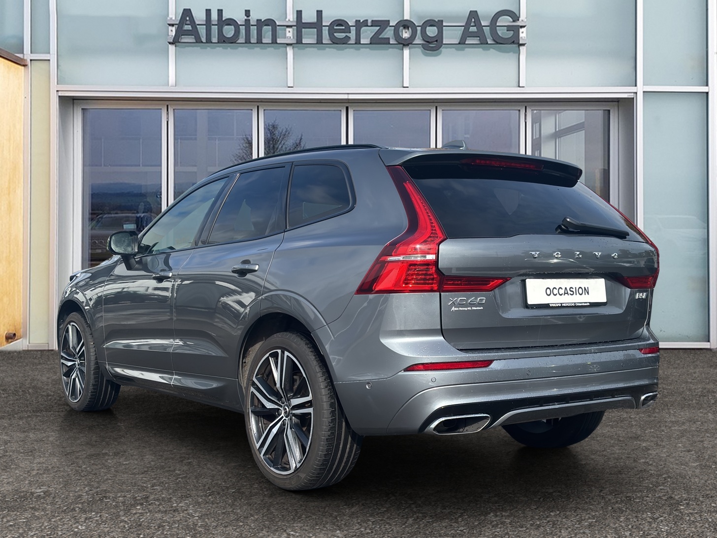 VOLVO XC60 2.0 B5 MH R-Design AWD-image-2