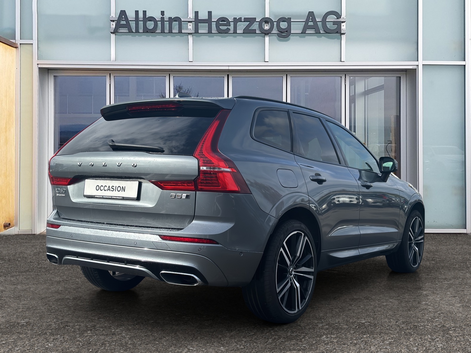VOLVO XC60 2.0 B5 MH R-Design AWD-image-3