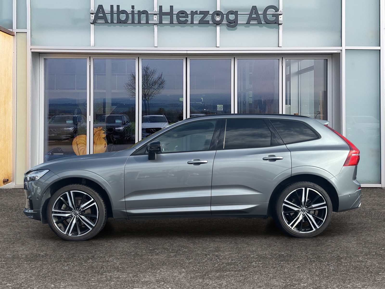 VOLVO XC60 2.0 B5 MH R-Design AWD-image-1