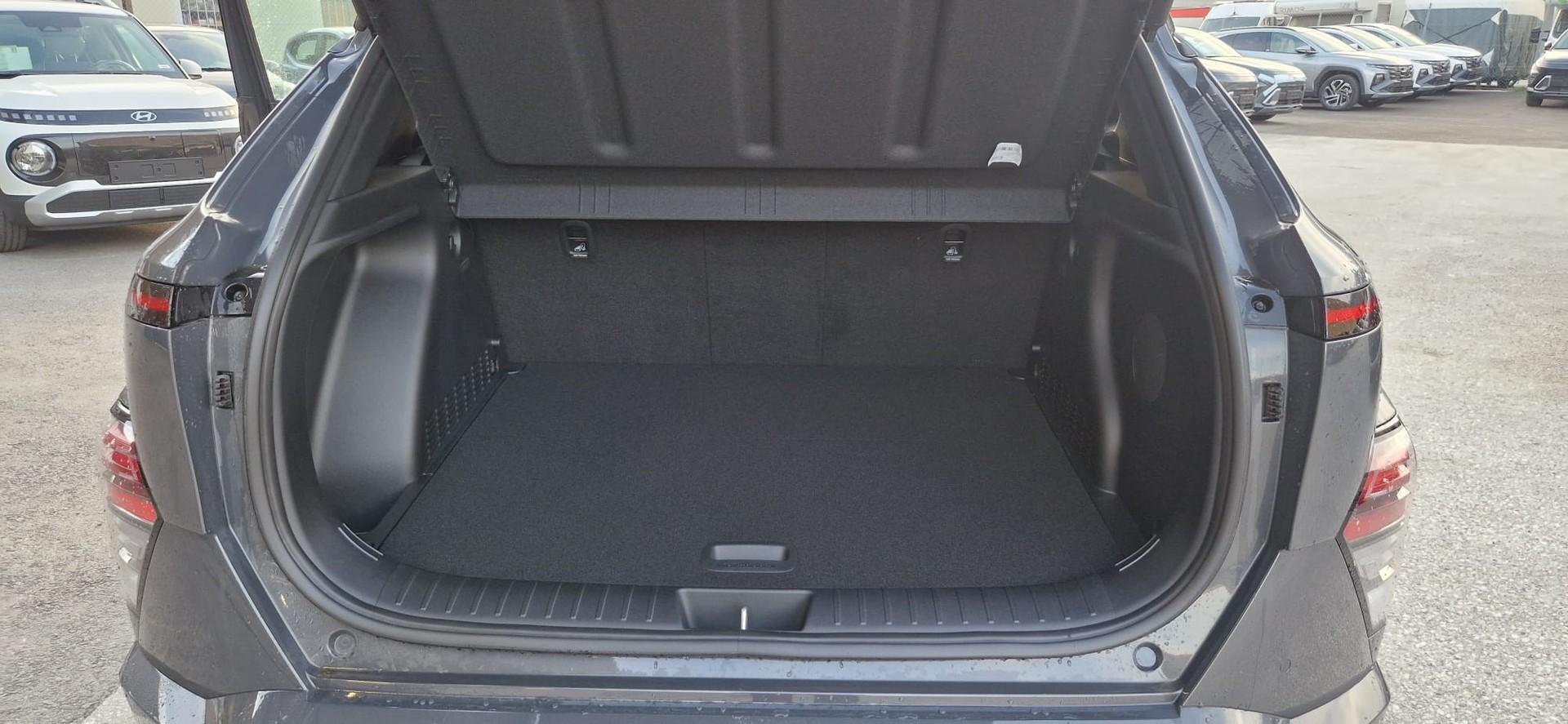 HYUNDAI Kona EV 65.4 kWh N Line-image-11