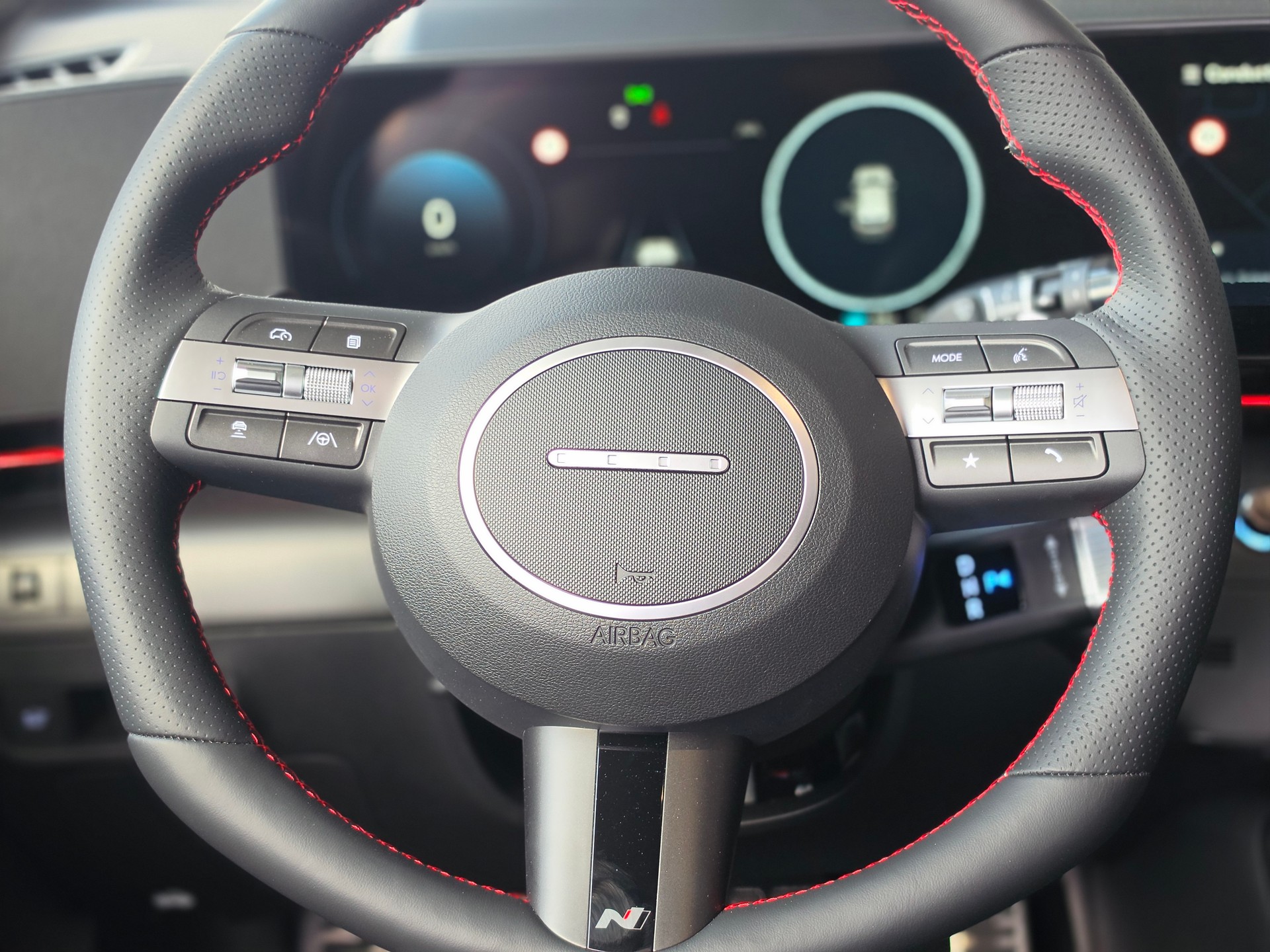 HYUNDAI Kona EV 65.4 kWh N Line-image-4