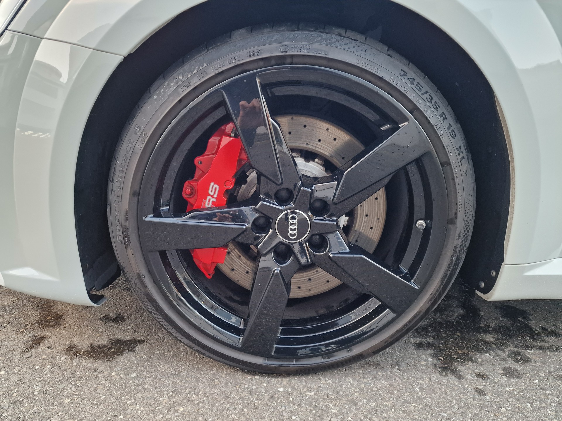 AUDI TT RS Roadster 2.5 TFSI Quattro-image-28