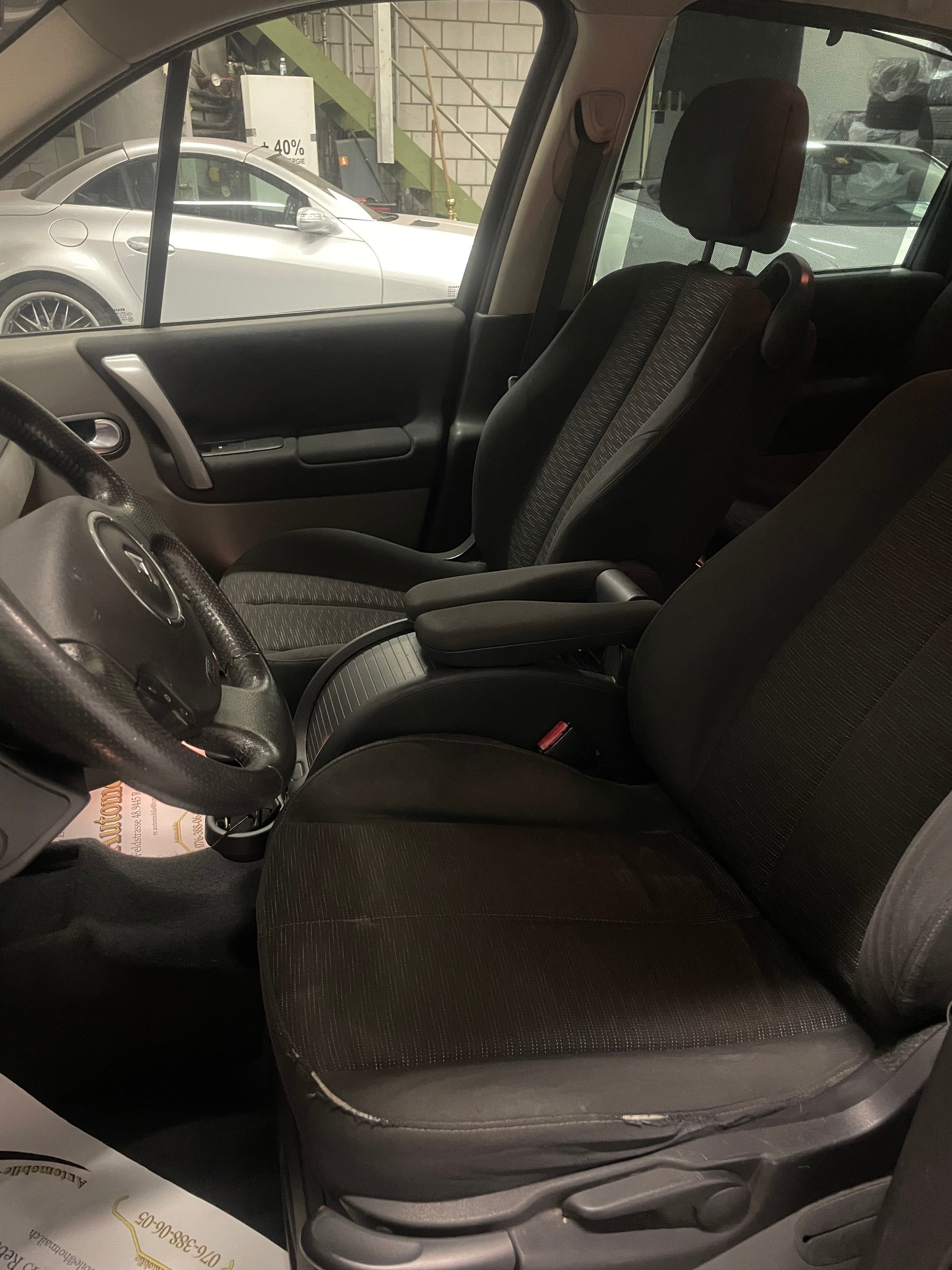 RENAULT Scénic 2.0 16V Turbo Privilège-image-13