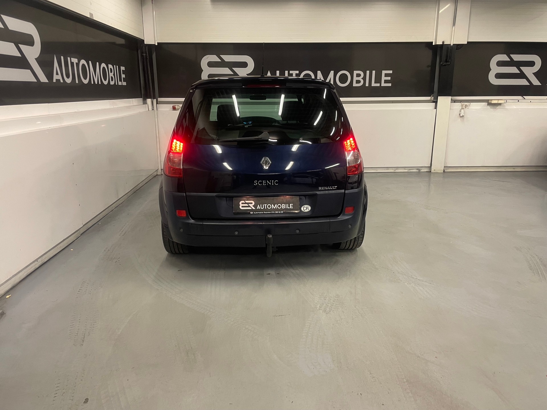 RENAULT Scénic 2.0 16V Turbo Privilège-image-4