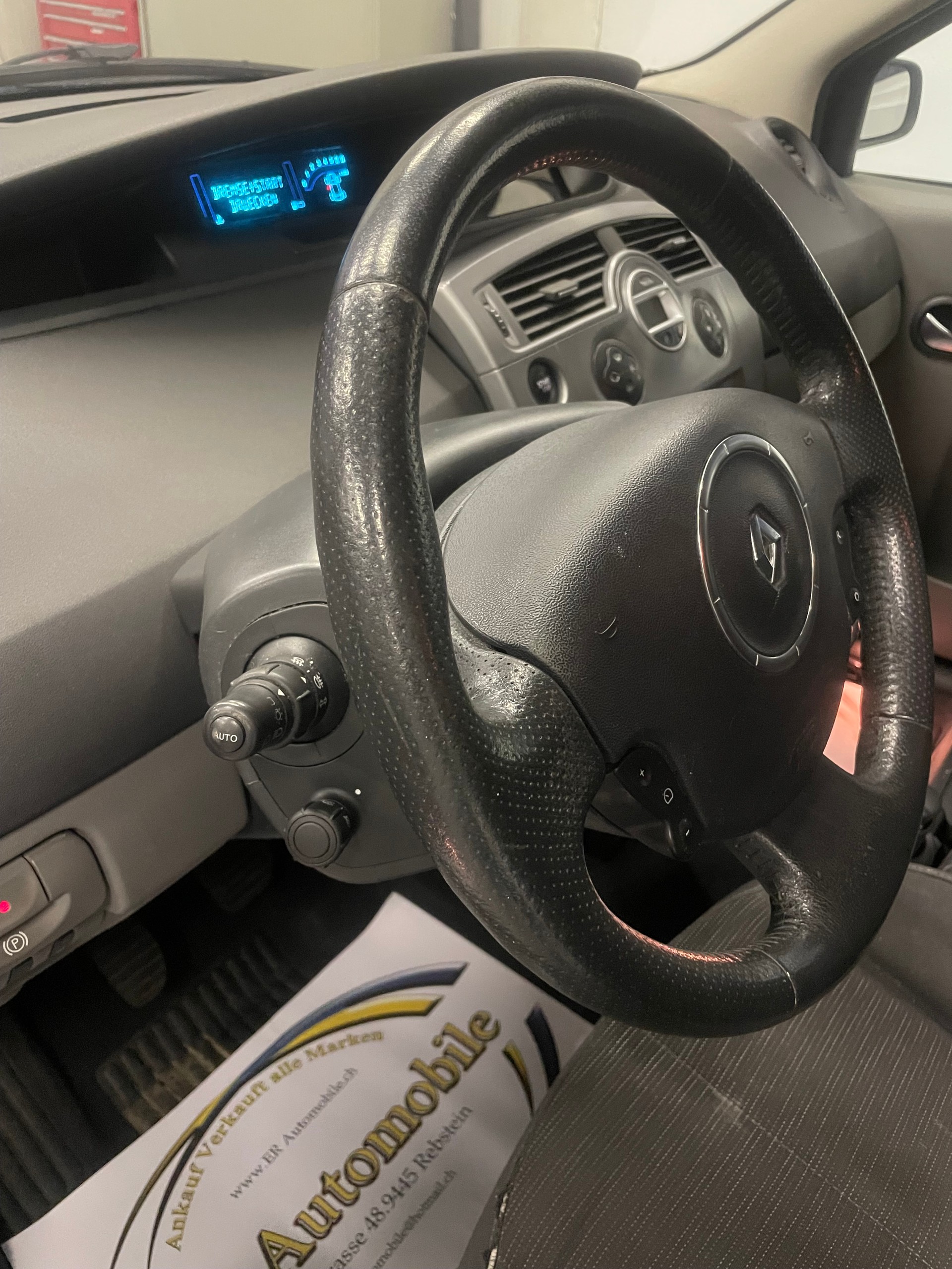 RENAULT Scénic 2.0 16V Turbo Privilège-image-8