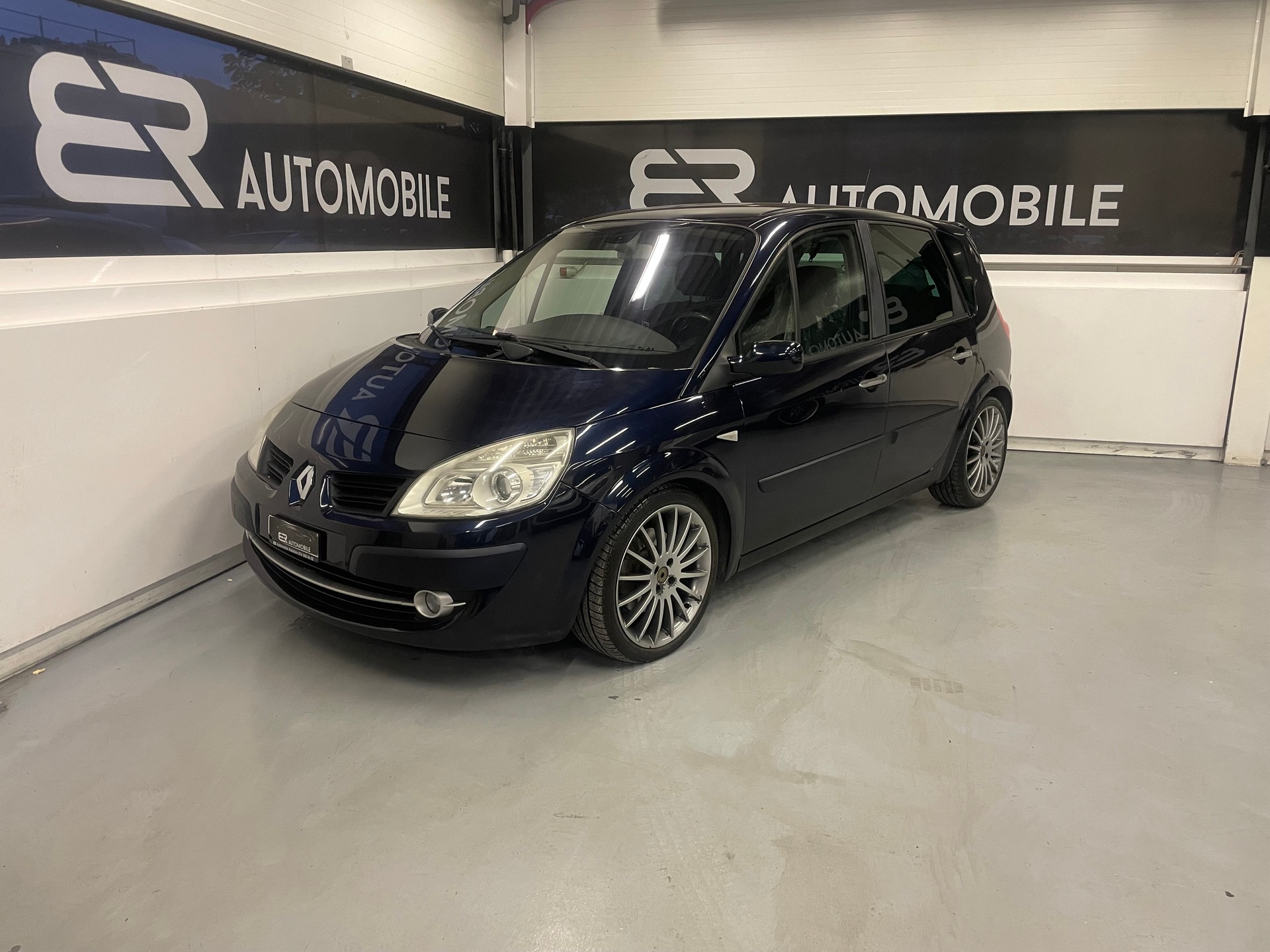 RENAULT Scénic 2.0 16V Turbo Privilège-image-0
