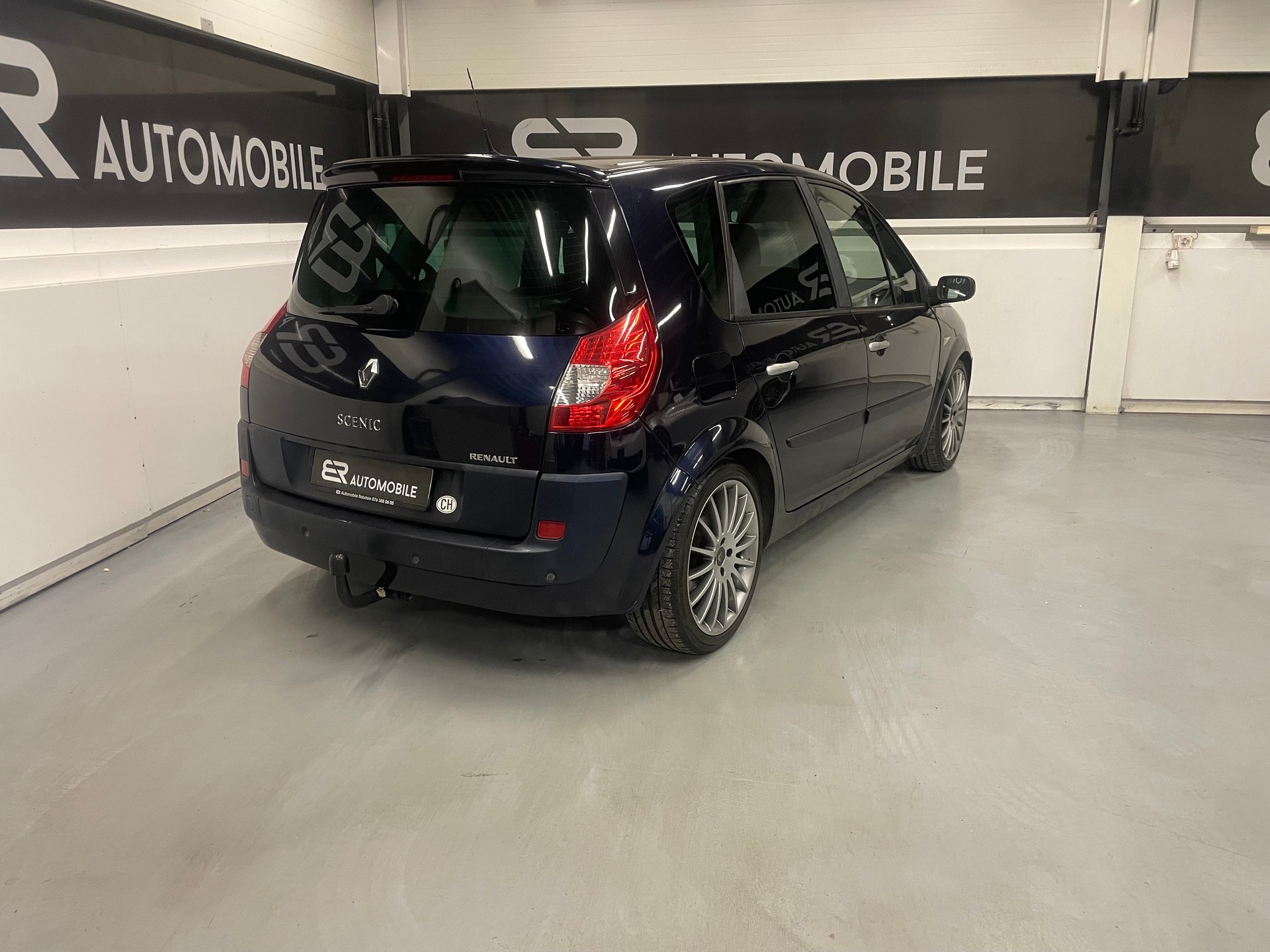 RENAULT Scénic 2.0 16V Turbo Privilège-image-2