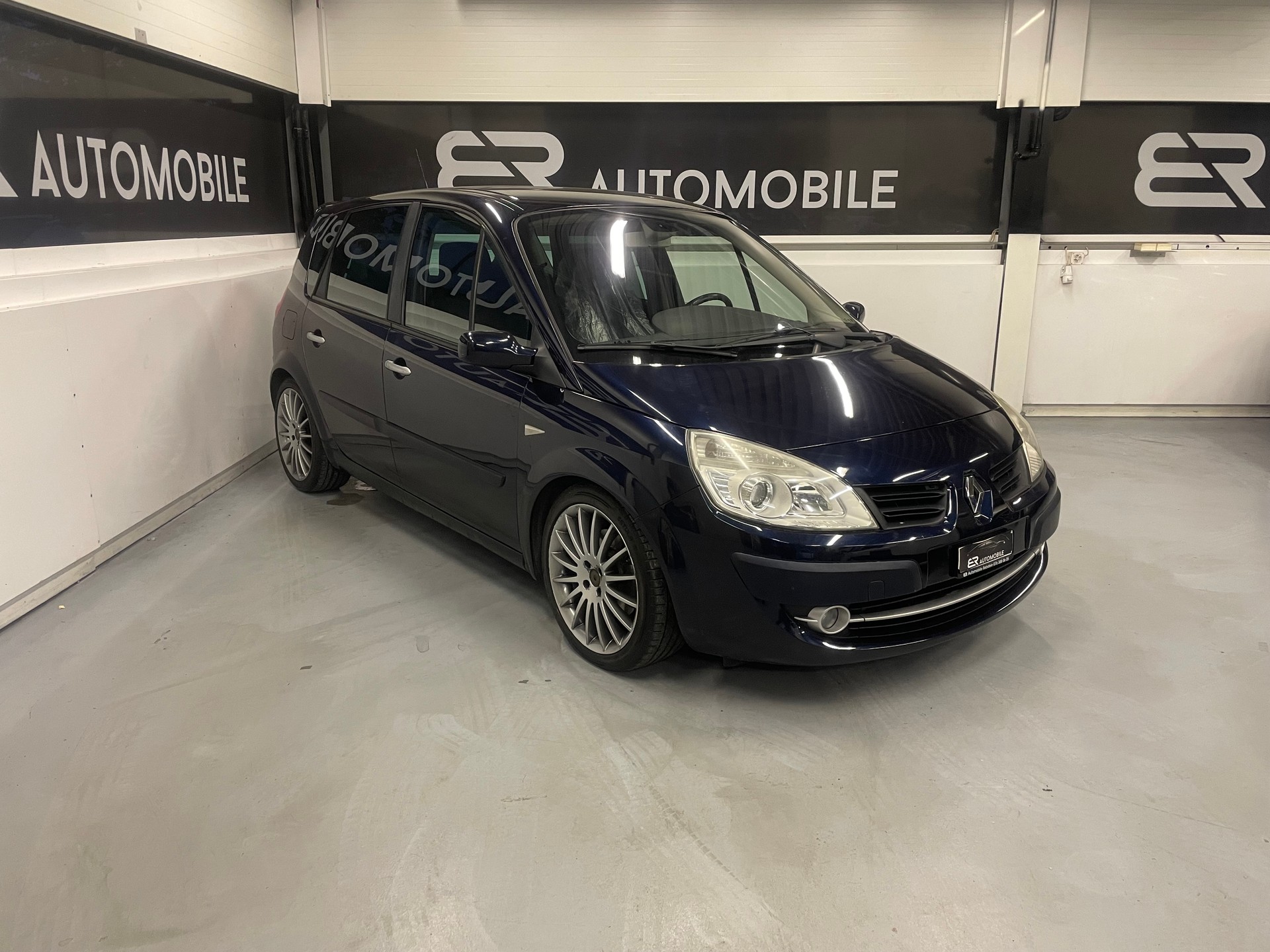 RENAULT Scénic 2.0 16V Turbo Privilège-image-1