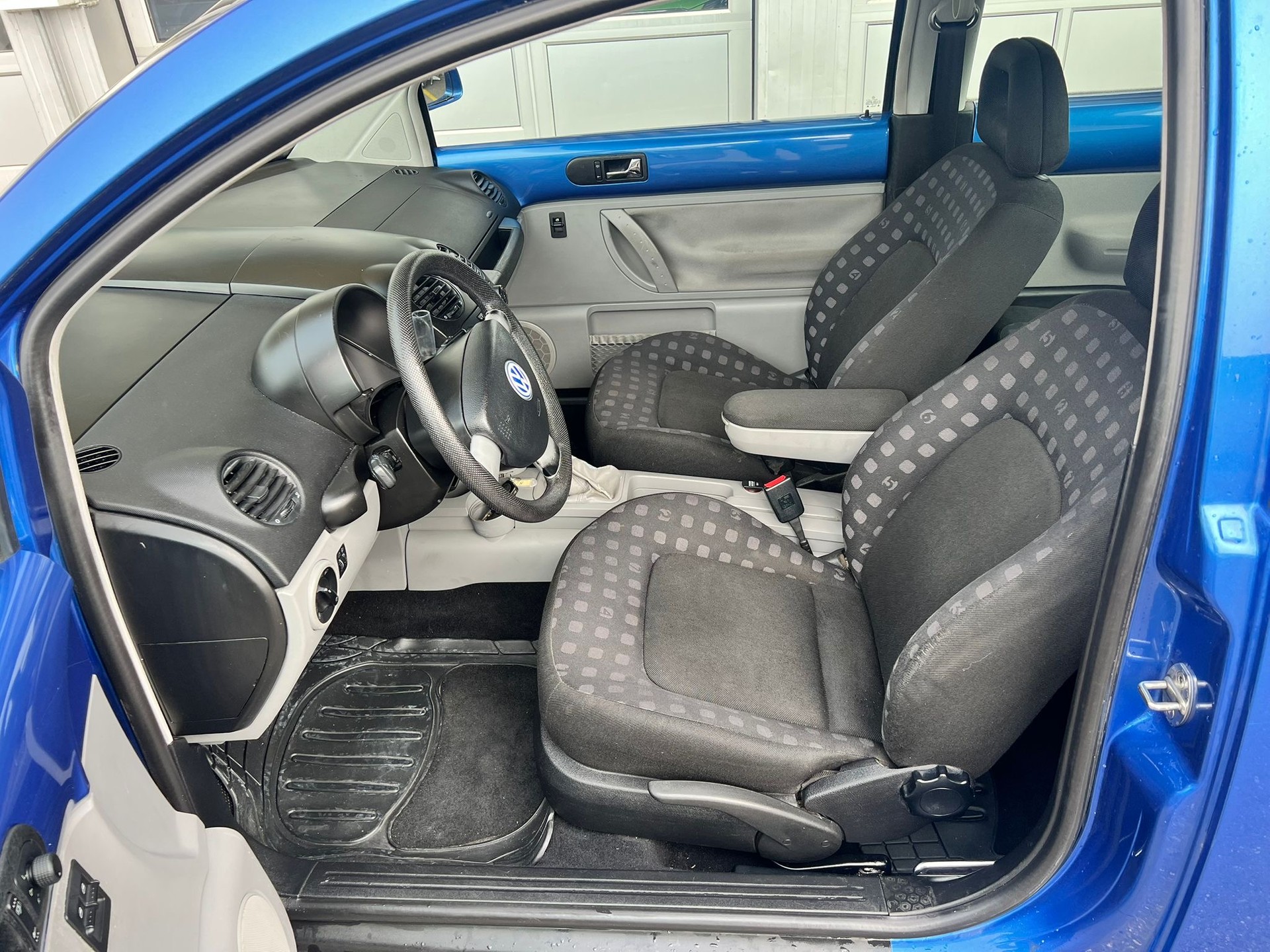 VW Beetle 2.0-image-7