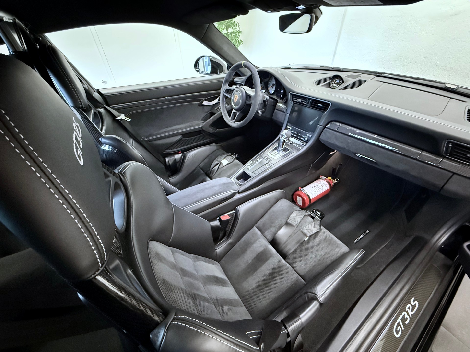 PORSCHE GT3 RS MK2-image-12