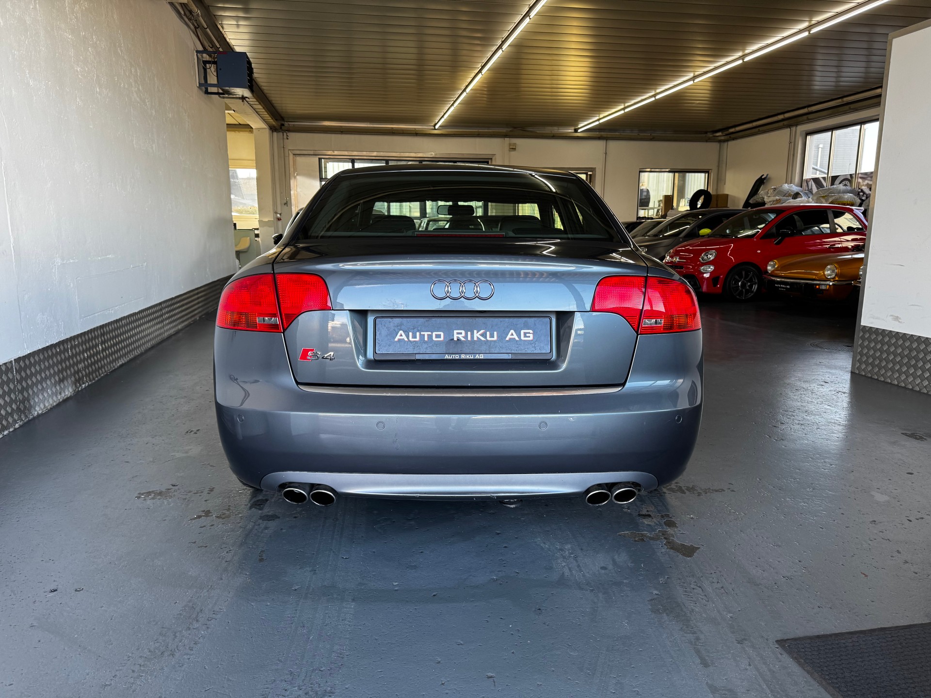 AUDI S4 Limousine 4.2 V8 quattro-image-10