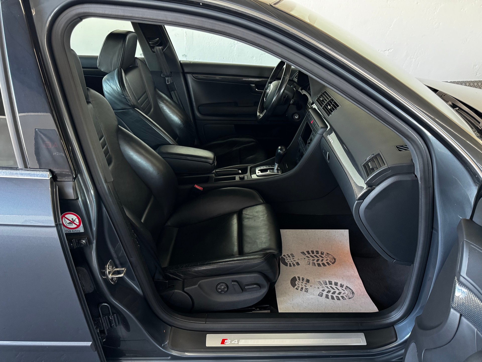 AUDI S4 Limousine 4.2 V8 quattro-image-17