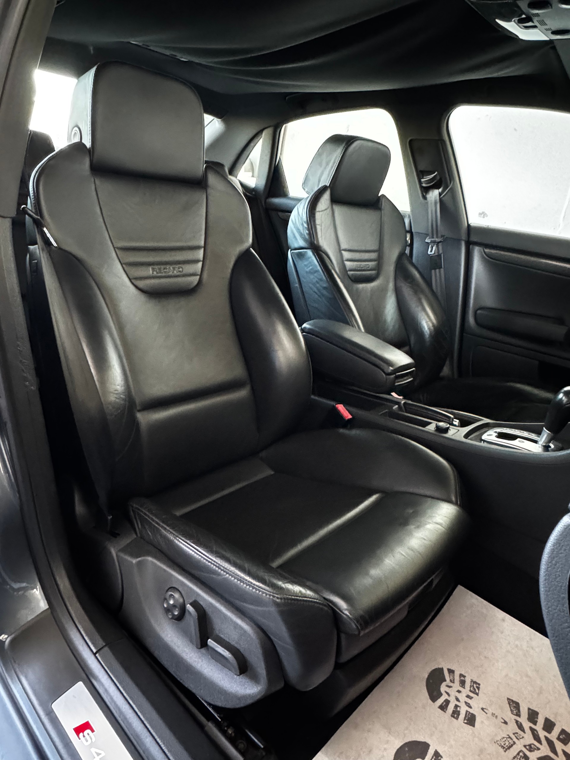 AUDI S4 Limousine 4.2 V8 quattro-image-18