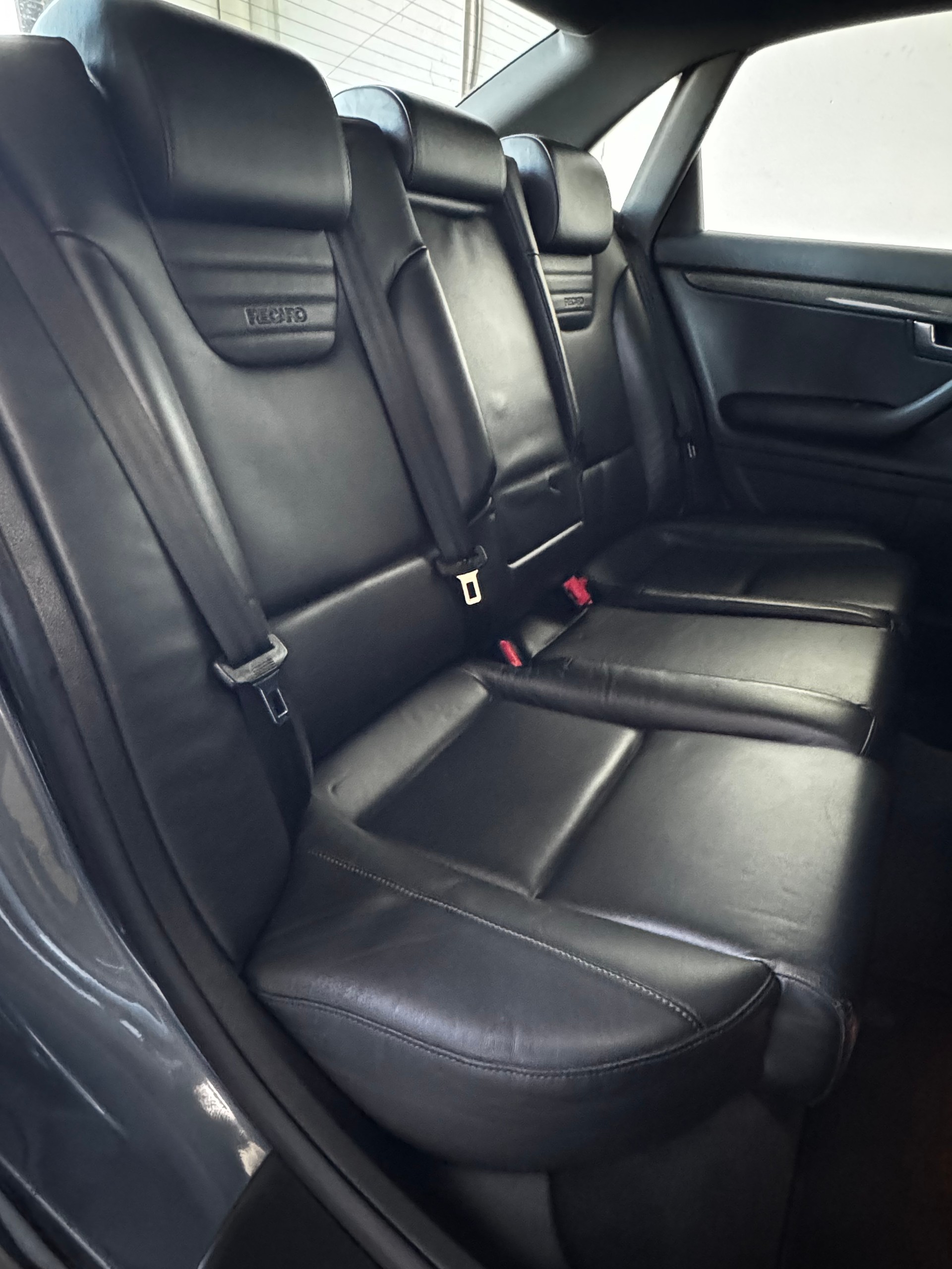 AUDI S4 Limousine 4.2 V8 quattro-image-20