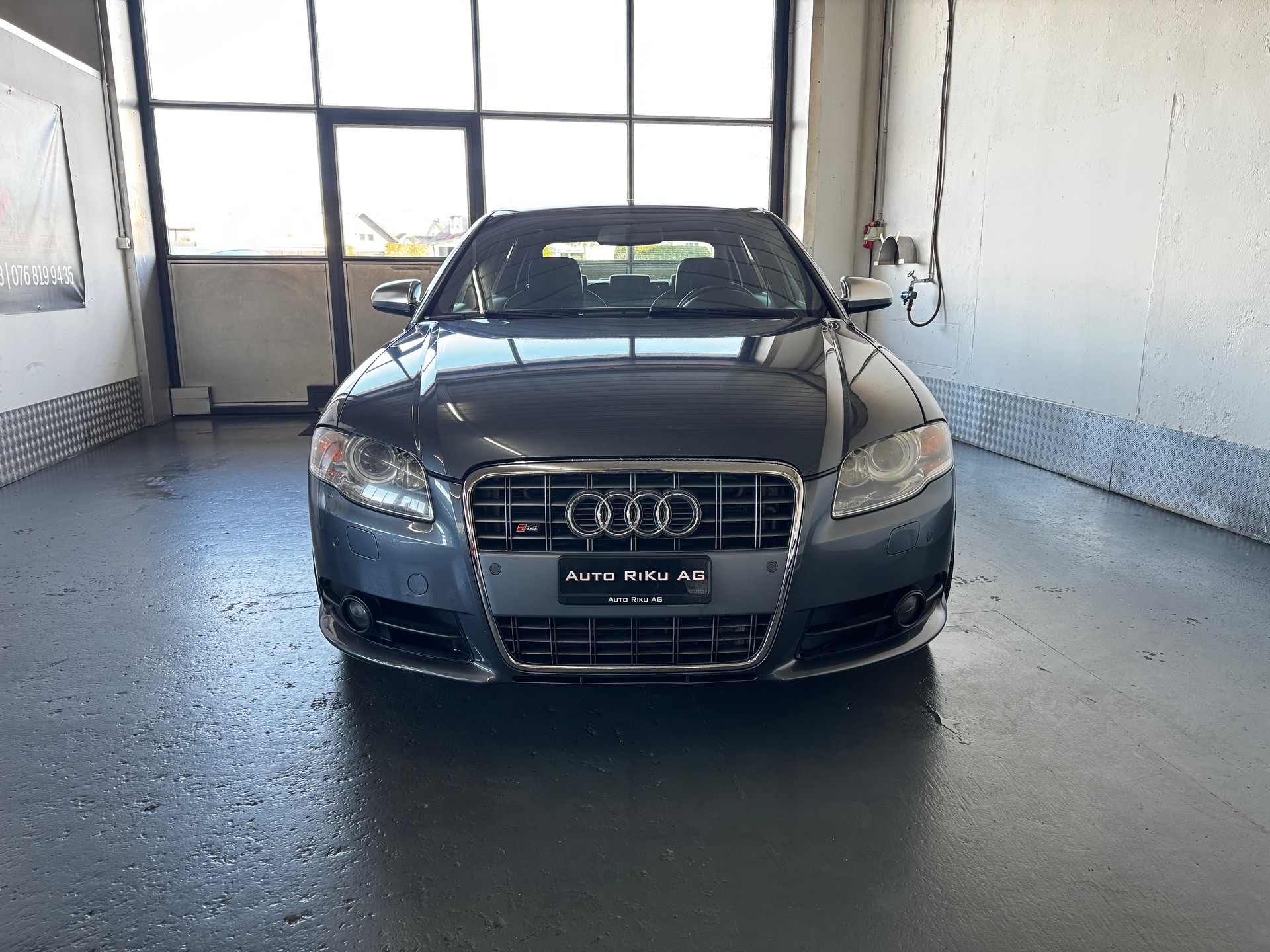 AUDI S4 Limousine 4.2 V8 quattro-image-3