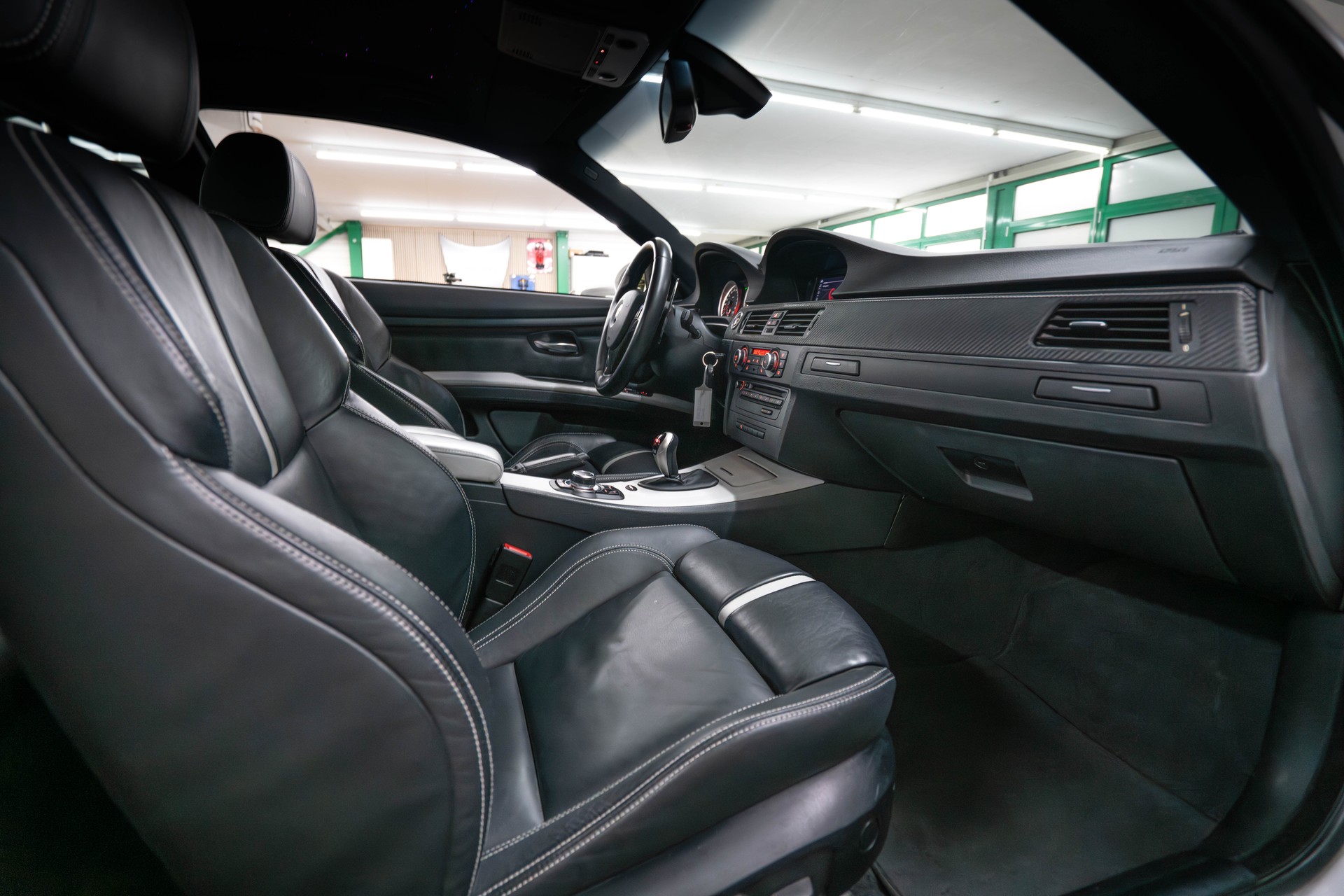 BMW M3 Coupé DSG Black & White Edition-image-22
