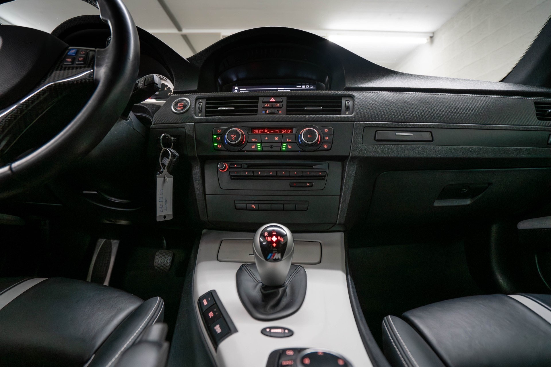 BMW M3 Coupé DSG Black & White Edition-image-23