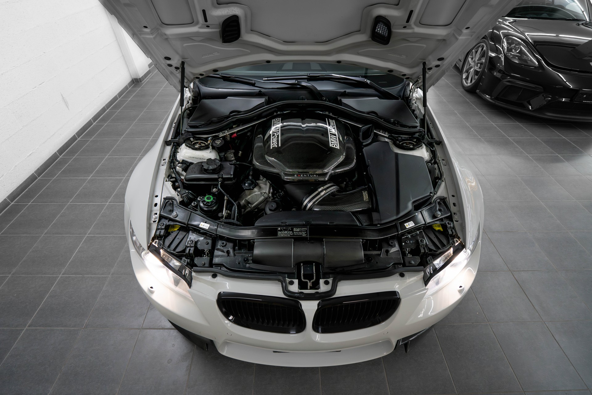 BMW M3 Coupé DSG Black & White Edition-image-21