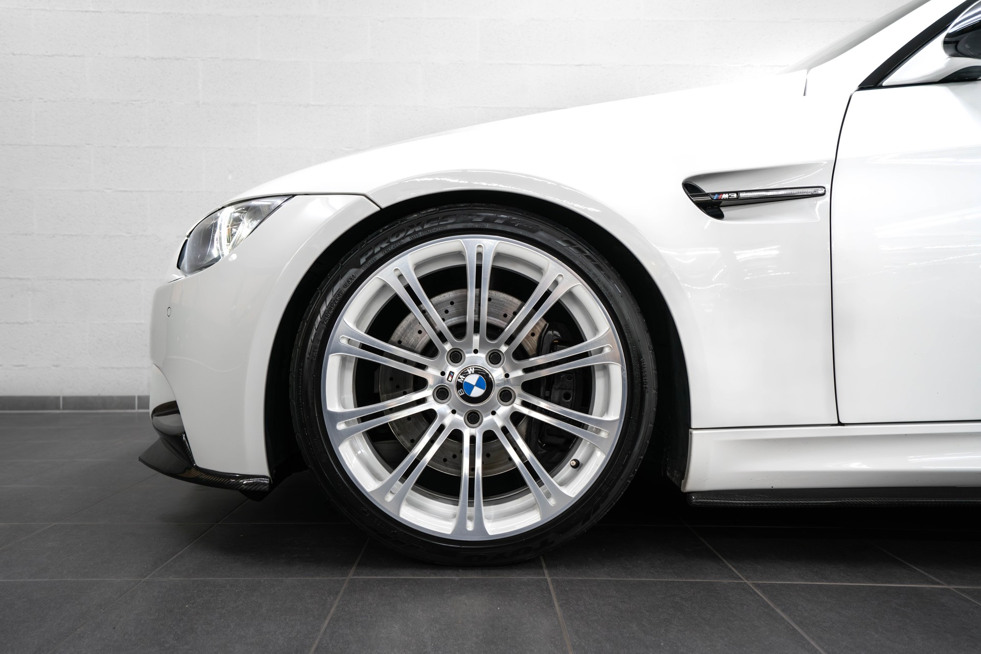 BMW M3 Coupé DSG Black & White Edition-image-7