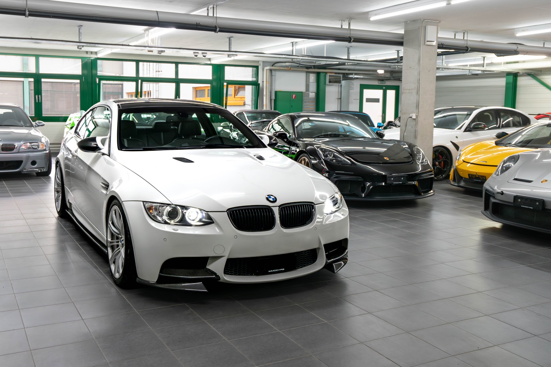 BMW M3 Coupé DSG Black & White Edition-image-2
