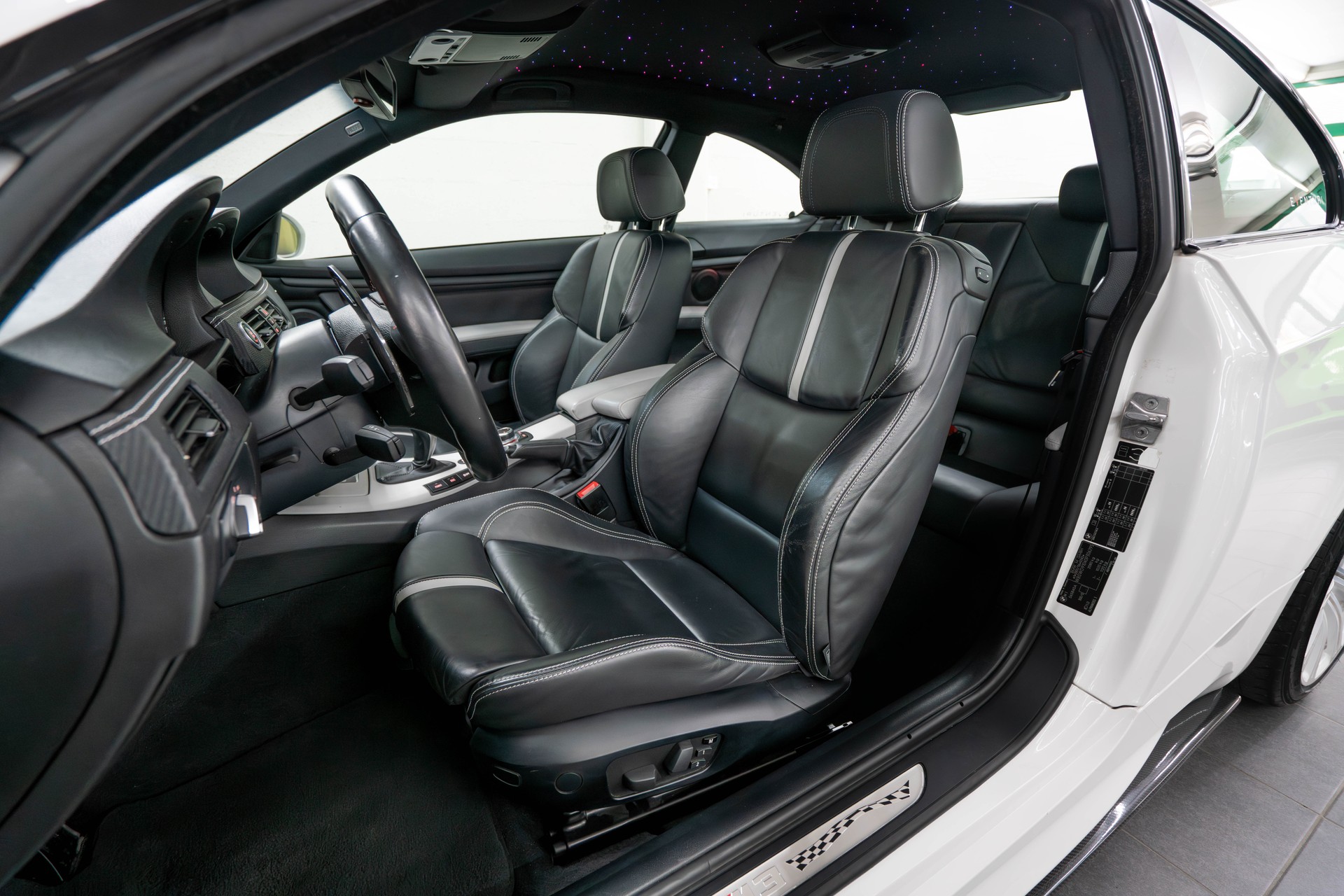 BMW M3 Coupé DSG Black & White Edition-image-15