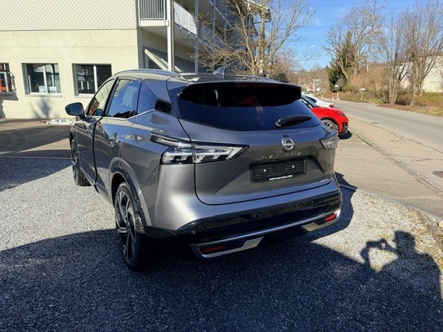 NISSAN Qashqai 1.3 DIG-T Tekna+ 4x4-image-4