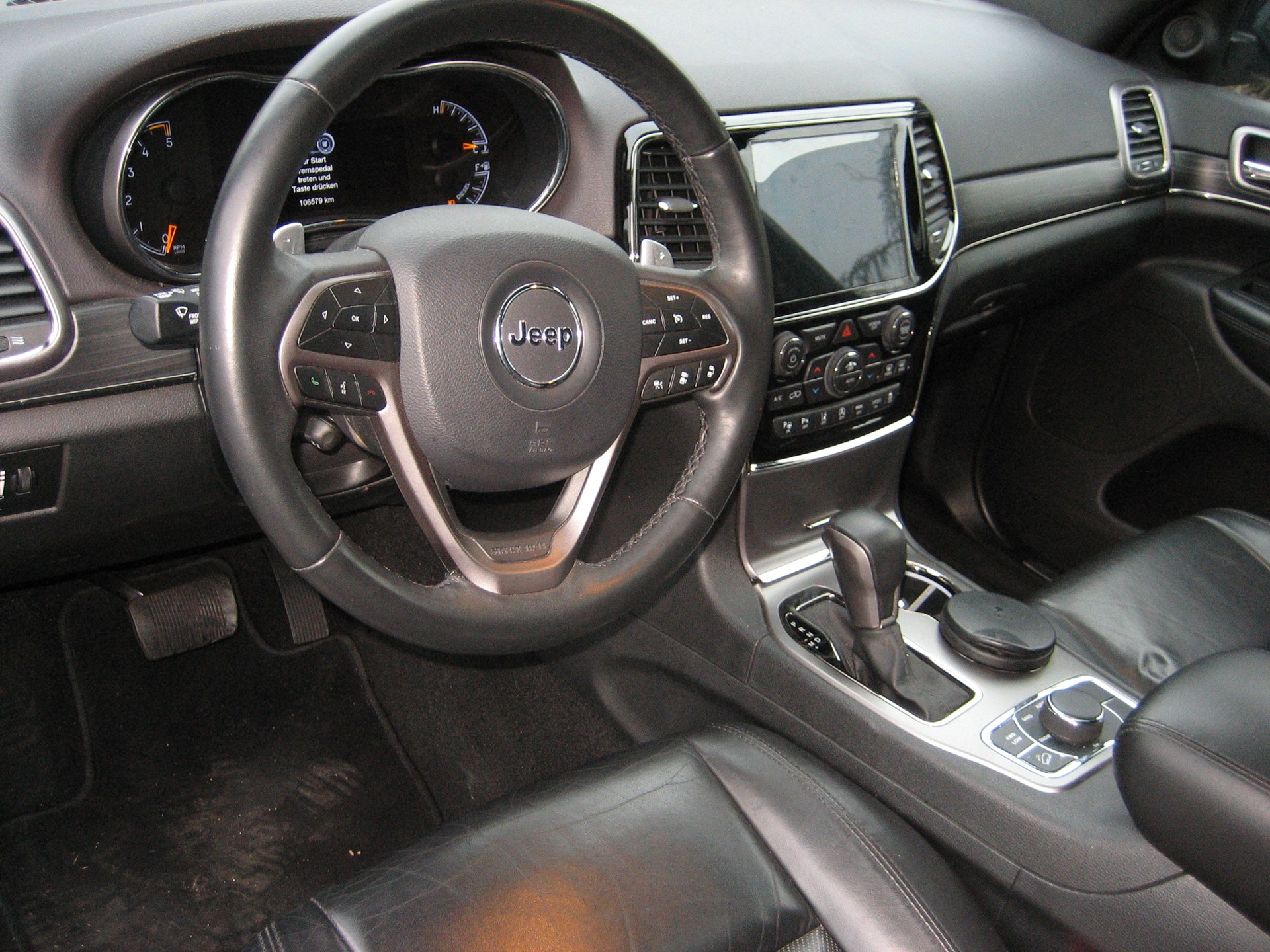 JEEP Grand Cherokee 3.0 CRD Limited SRT Look-image-9