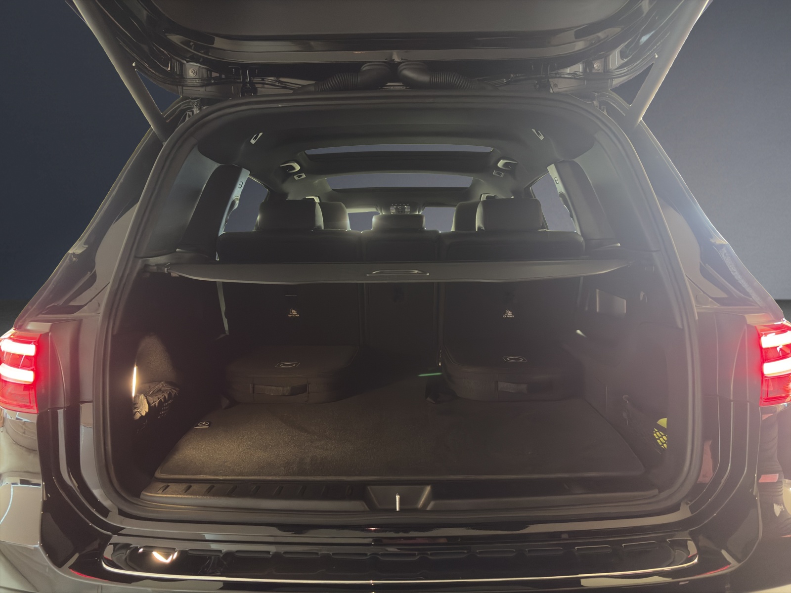 MERCEDES-BENZ EQB 350 4M Swiss Star-image-16
