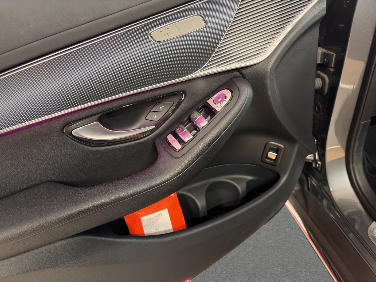 MERCEDES-BENZ EQC 400 4M - EQ Star / DISTRONIC / 360 Grad Kamera-image-14