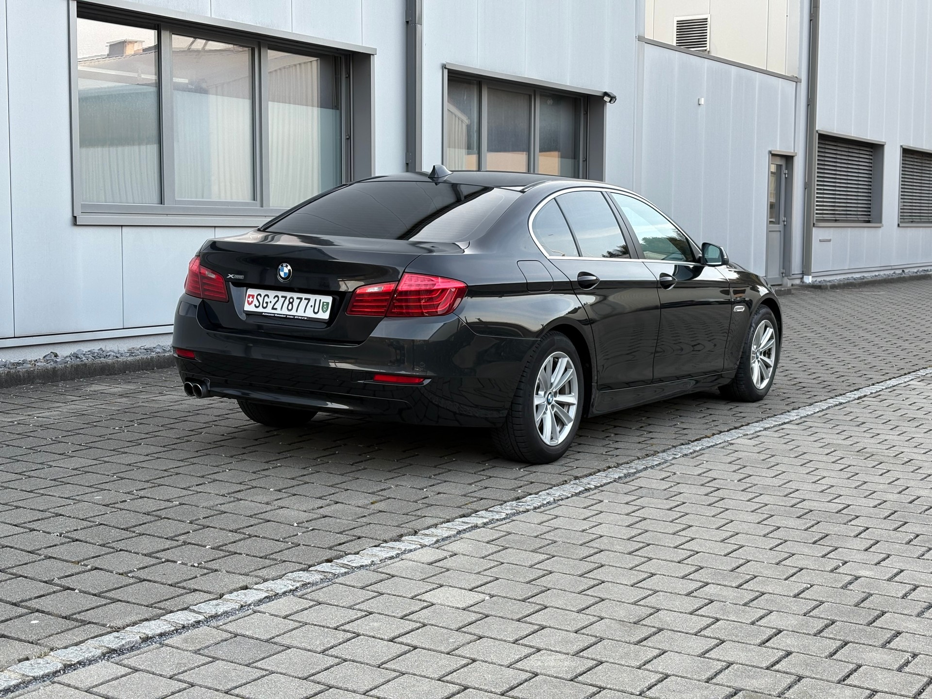 BMW 520d xDrive Luxury Line Steptronic-image-5