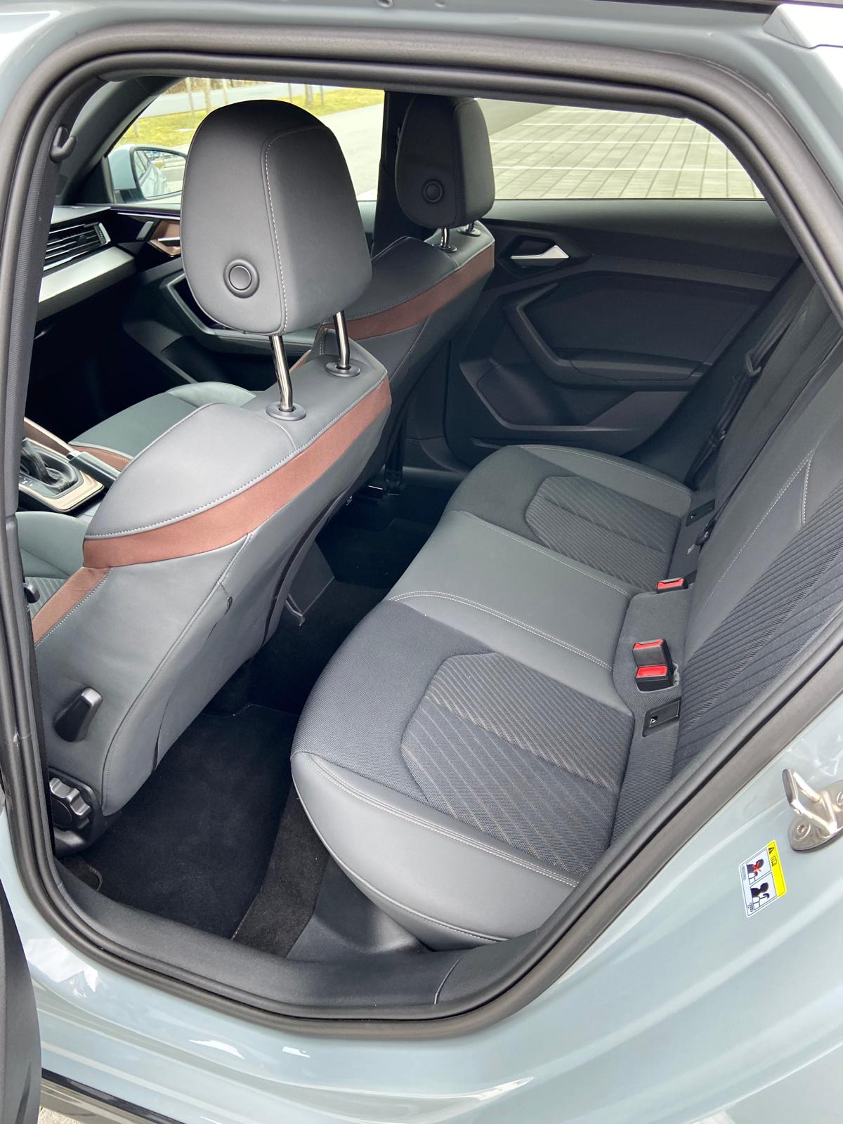 AUDI A1 allstreet 30 TFSI S-tronic-image-10
