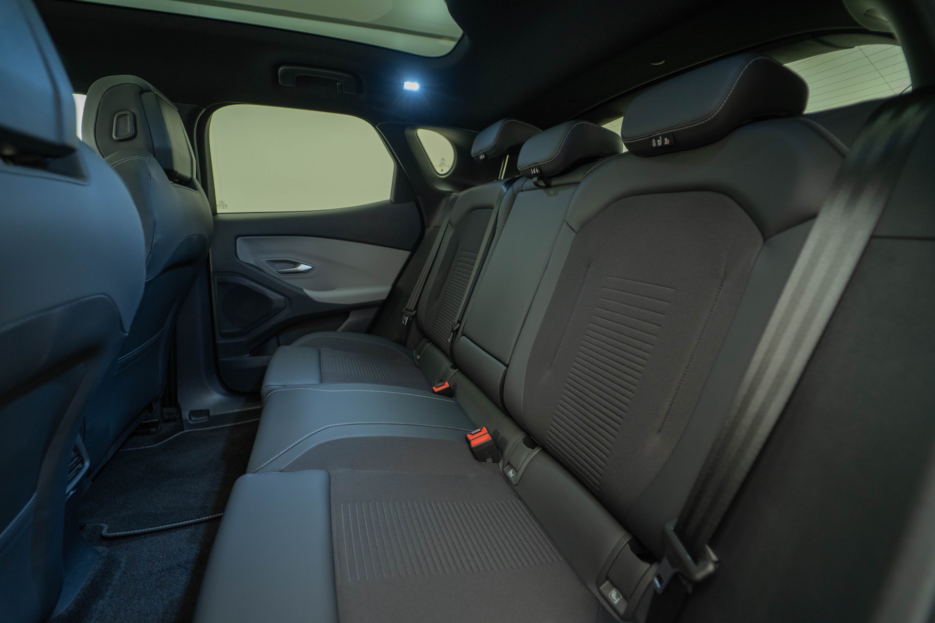 FORD Capri Extended Range Premium-image-8