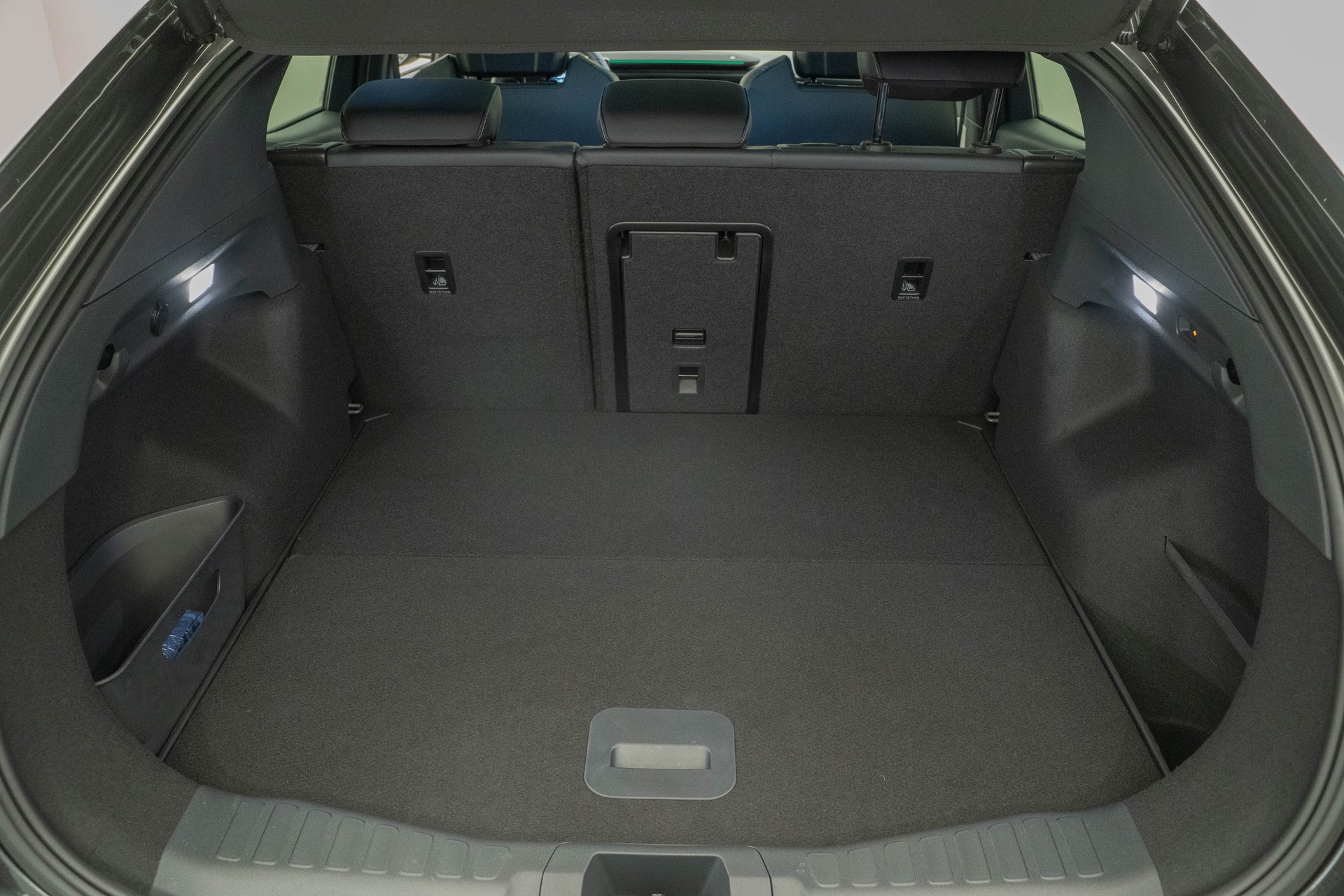 FORD Capri Extended Range Premium-image-4