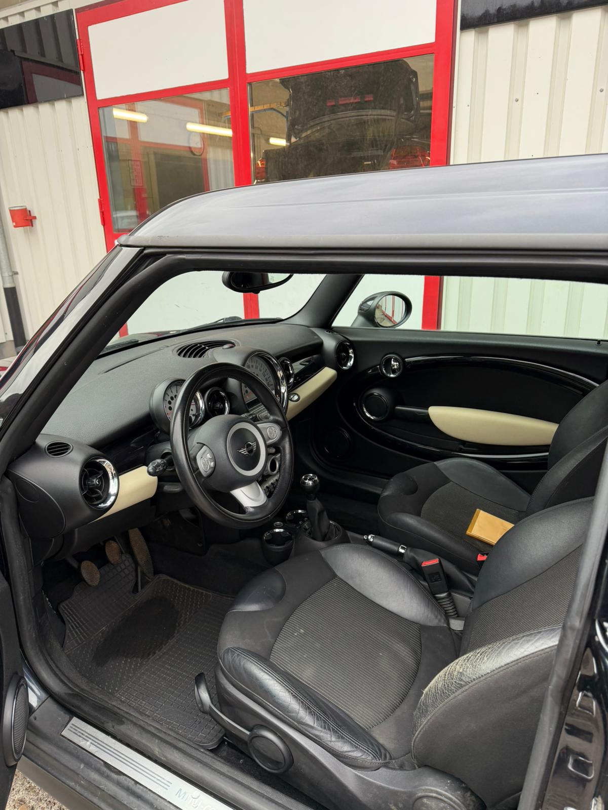 MINI Clubman Cooper-image-9