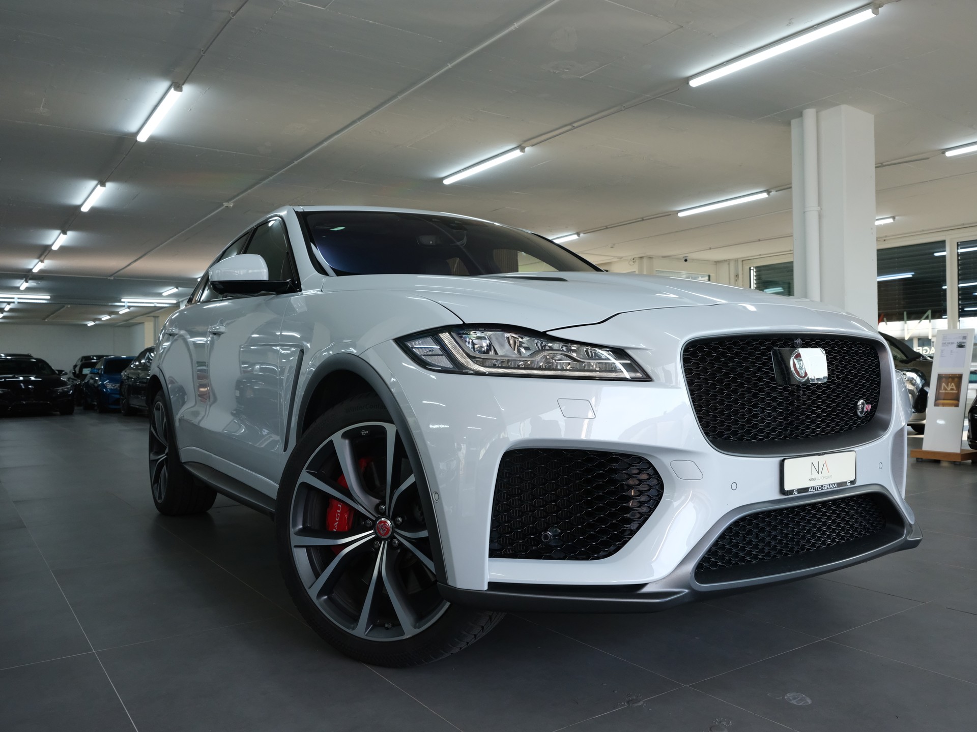 JAGUAR F-Pace 5.0 V8 SVR AWD Automatik-image-0
