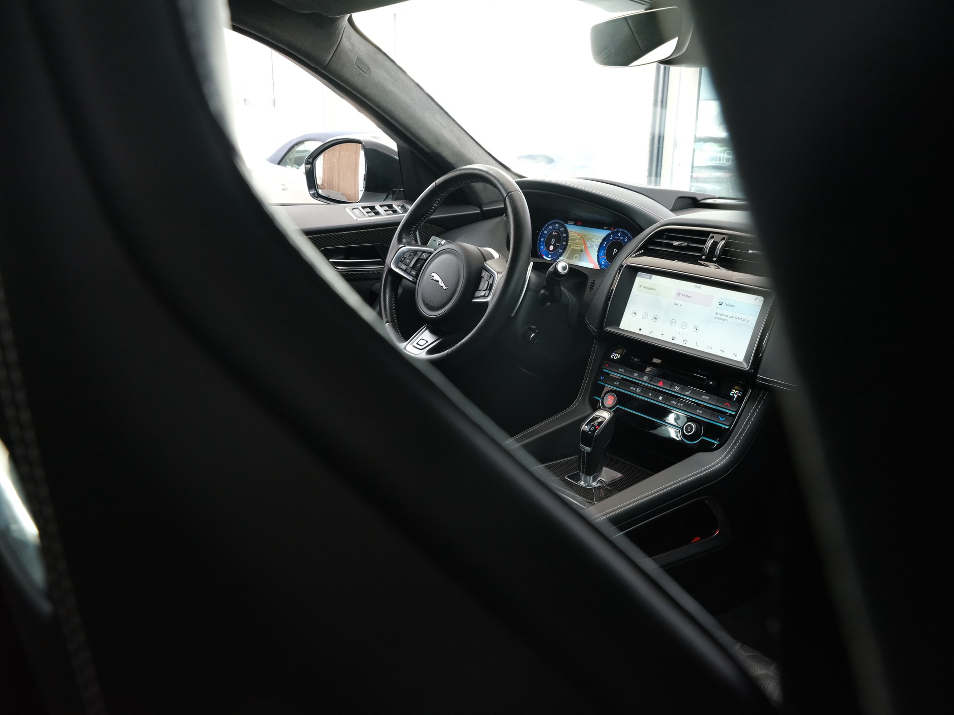 JAGUAR F-Pace 5.0 V8 SVR AWD Automatik-image-20