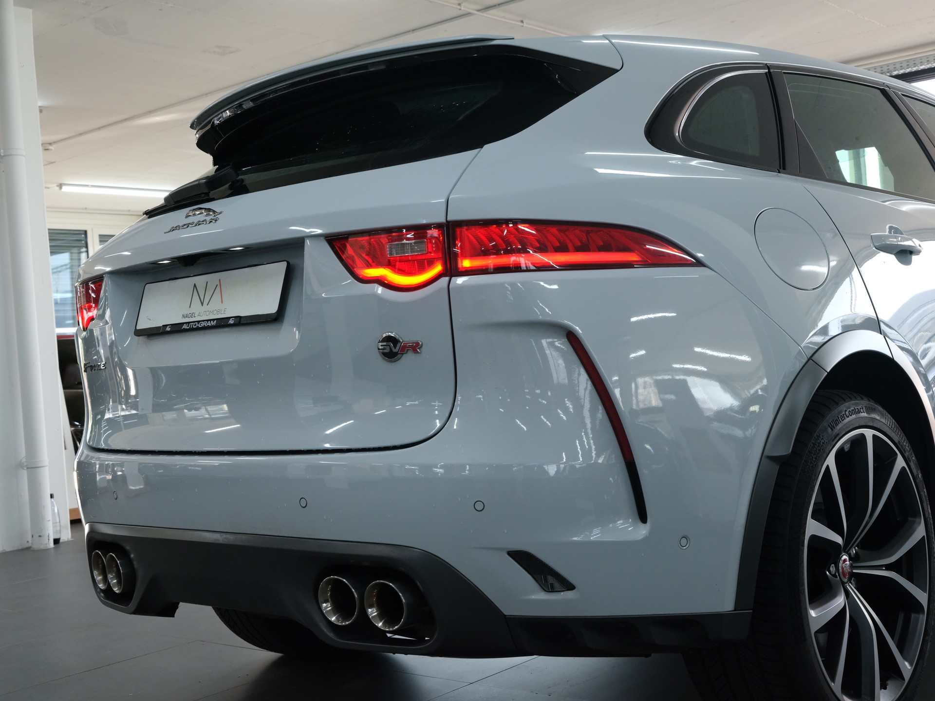 JAGUAR F-Pace 5.0 V8 SVR AWD Automatik-image-9